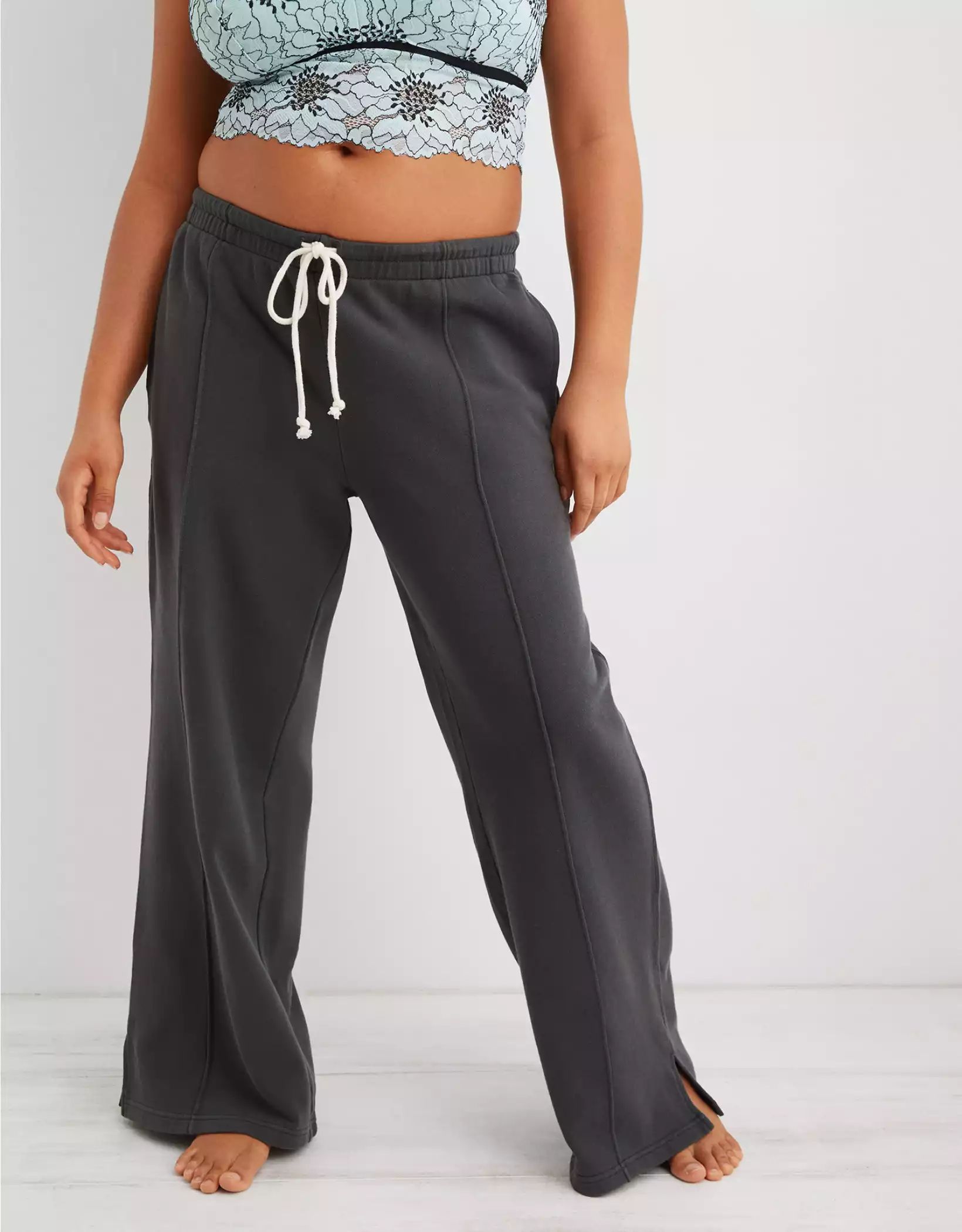 Aerie Low Rise Pintuck Skater Pant | Aerie