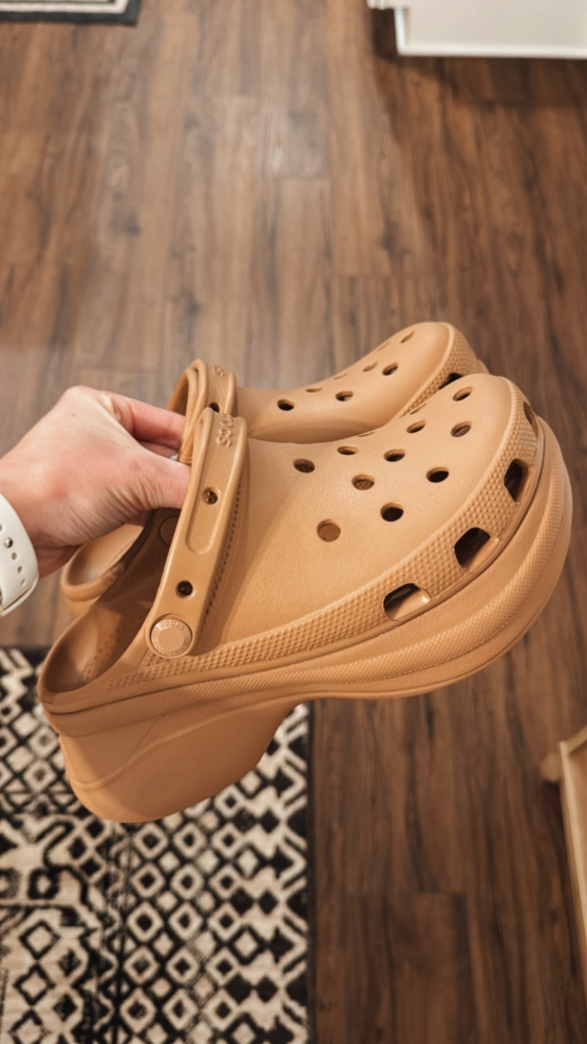 Do we love these?? Yes or no?? 

#LTKShoeCrush #LTKStyleTip #LTKU