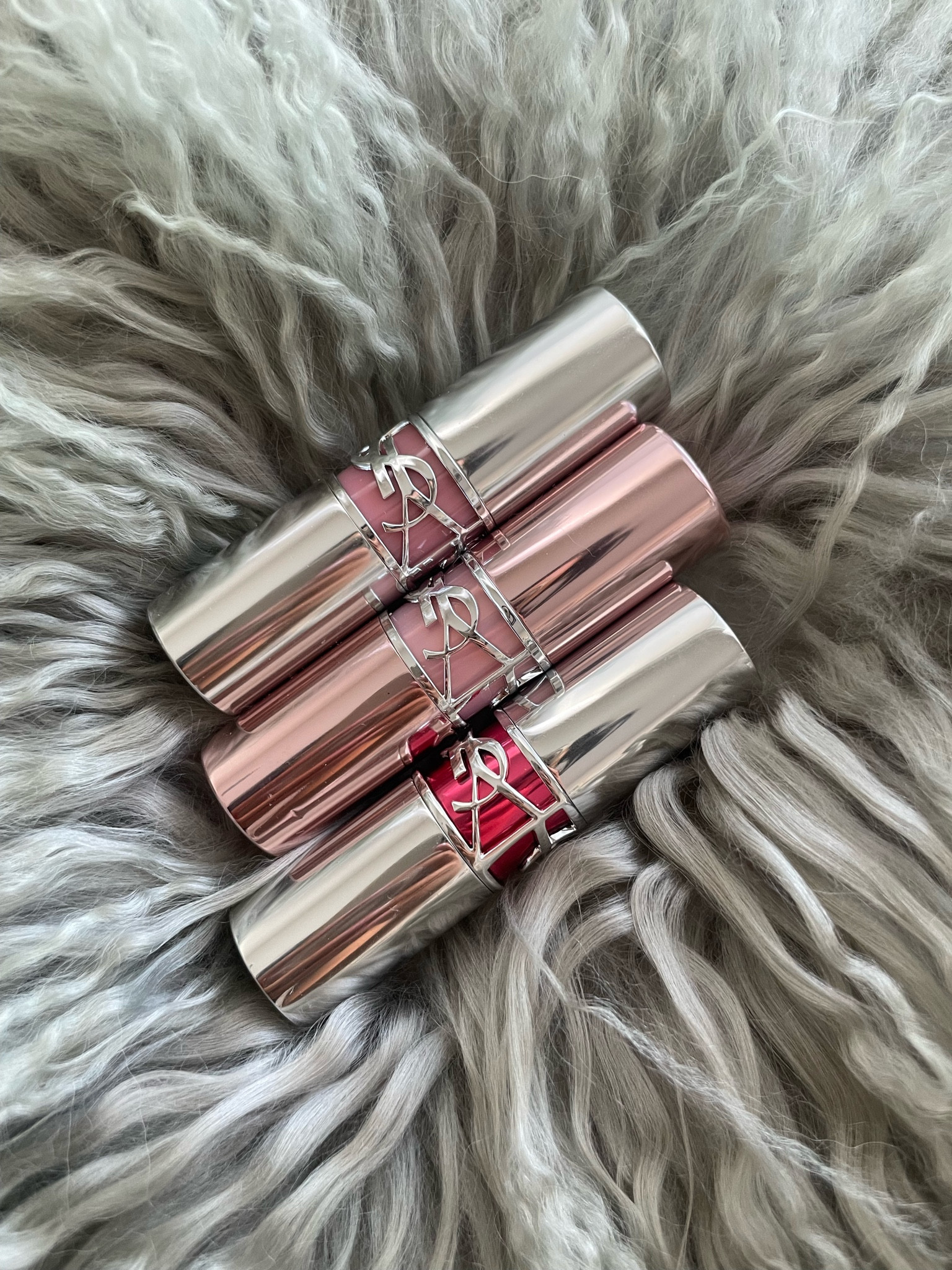 Loving these lip products by YSL Beauty

YSL Loveshine - lip oil stick
204 Melted Honey

YSL Candy Glow - tinted butter balm
3B Rosewood Blush

YSL Candy Glaze - lip gloss stick
15 Showcasing Nude


#LTKStyleTip #LTKBeauty