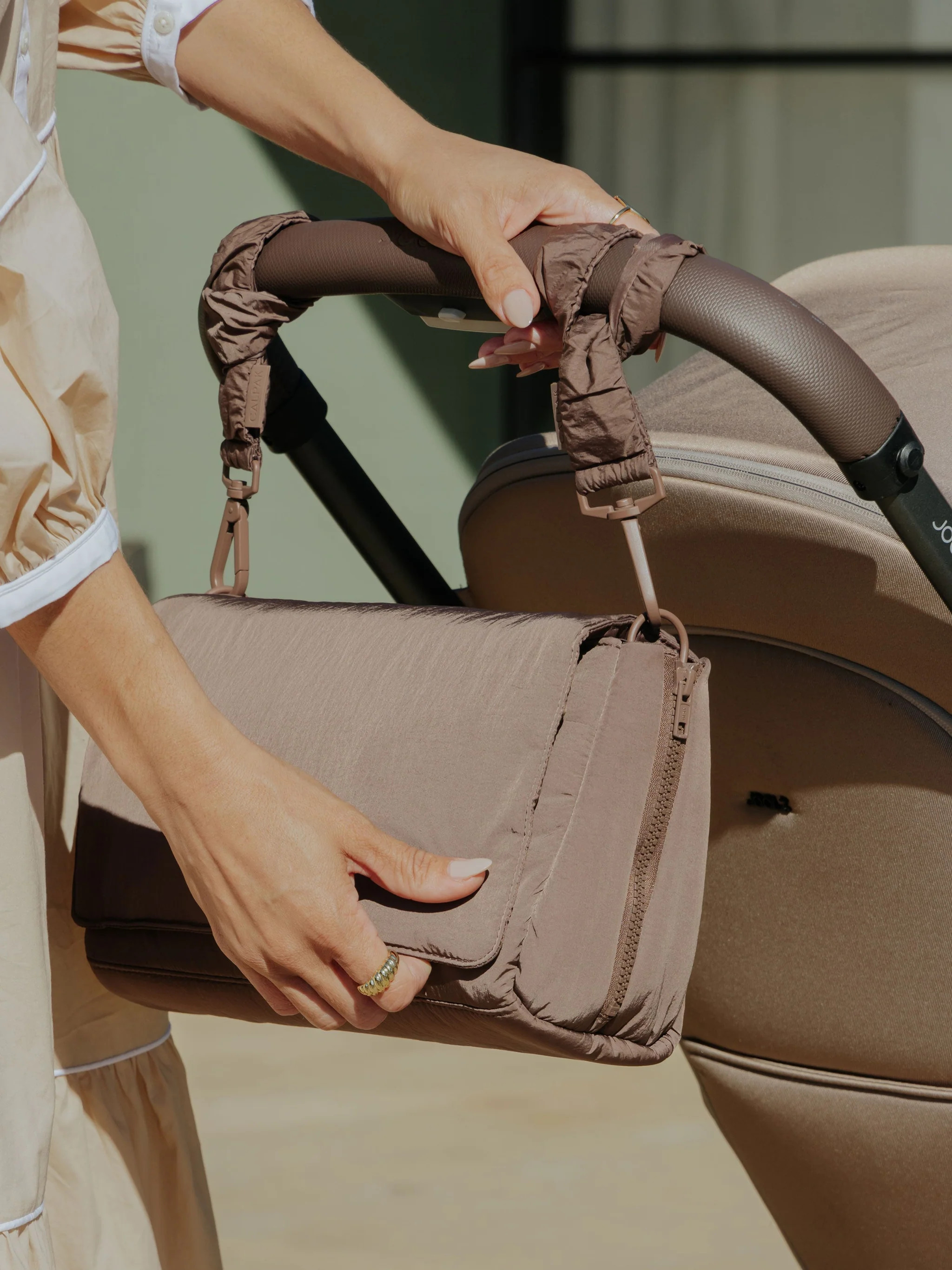 Convertible Stroller Caddy Crossbody in Hazelnut | CALPAK