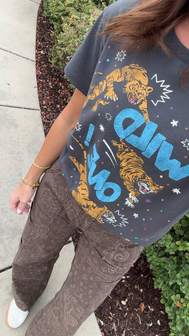 Sunday style. Casual travel outfit. MOTHER graphic tee. Bandana print pants. 
Tee M (sized up). Pants XS short.
