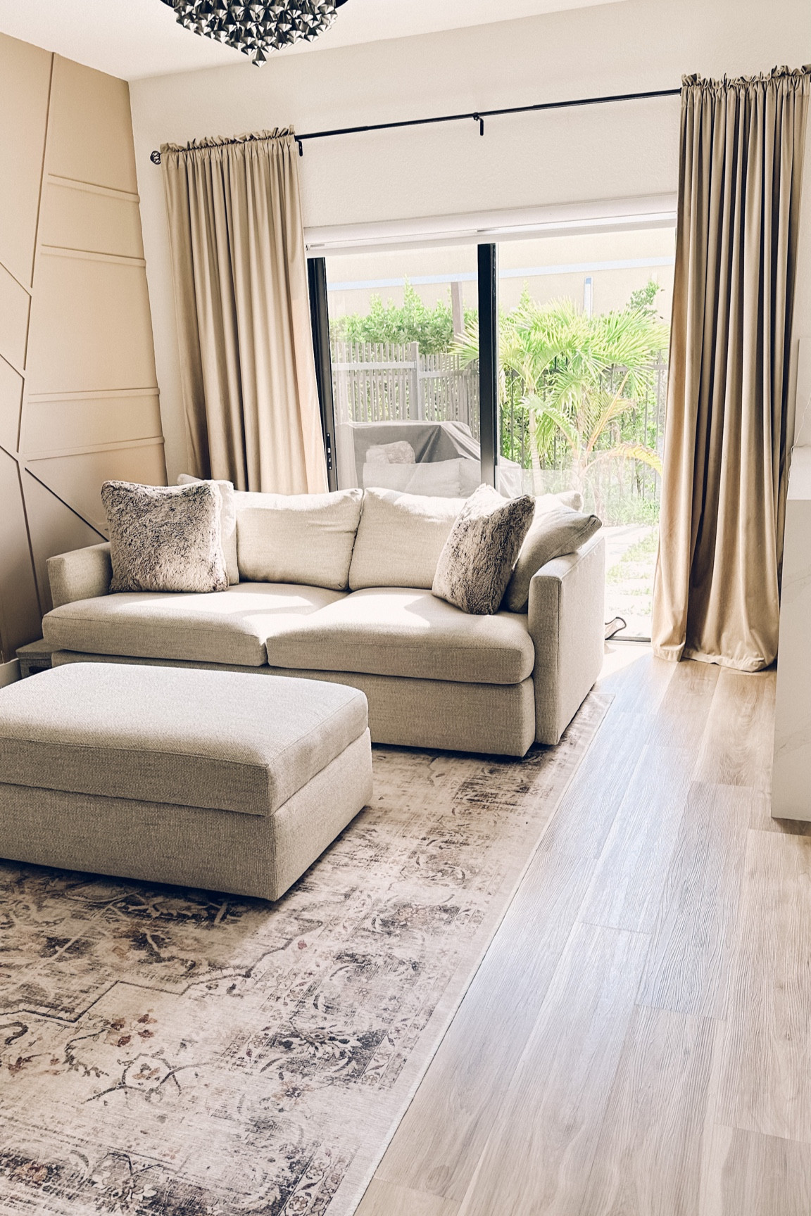 Family living room! 


#livingroom #ruggable #cratebarrel #amazoncurtains #diywall

#LTKstyletip #LTKFind #LTKhome