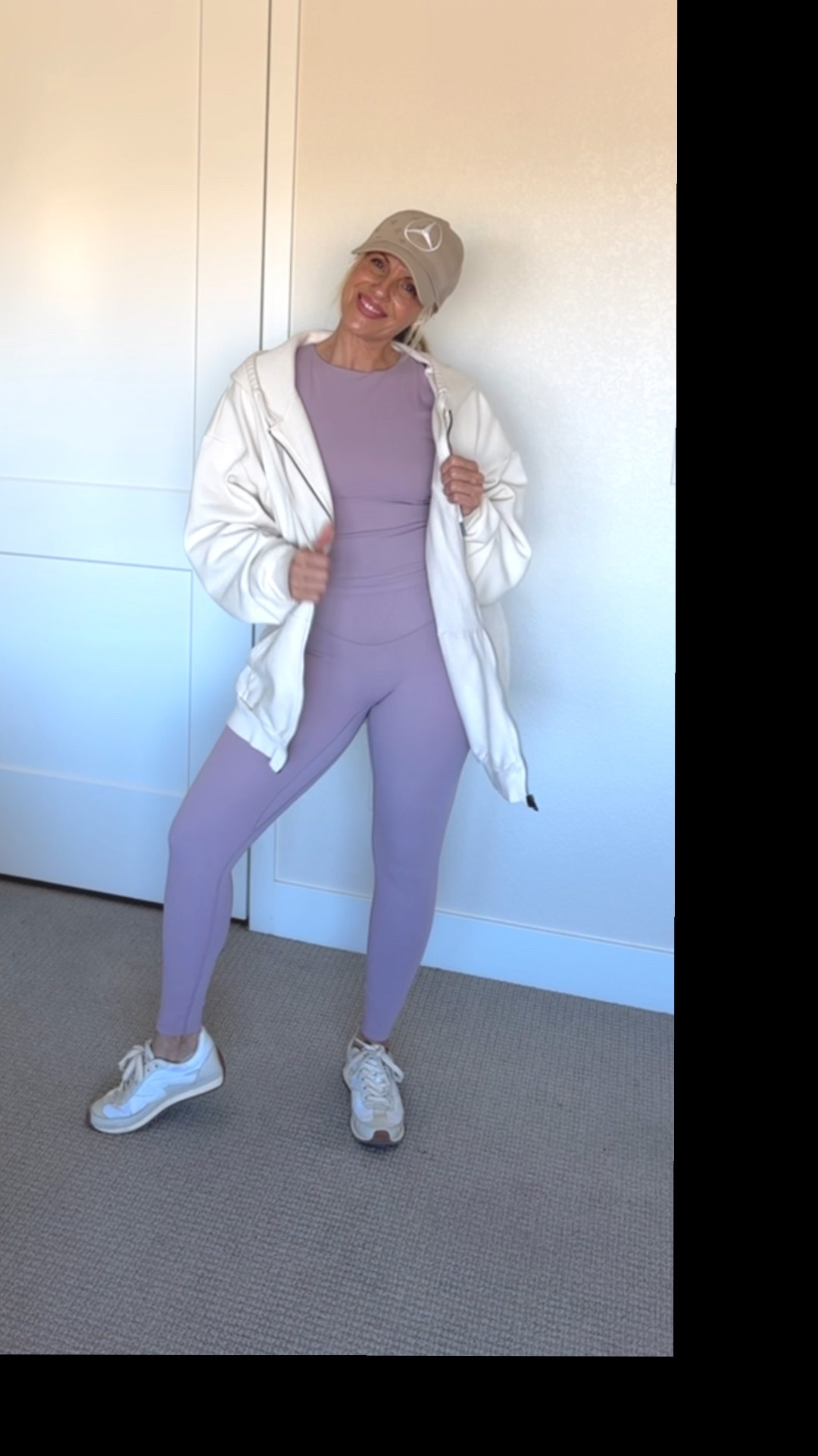 Adorable lavender leggings, lavender crew tee shirt, white sneakers, athleisure, #vitality, zip up hoodies, oversized sweatshirt, fitness

#LTKActive #LTKOver40