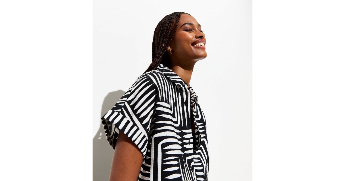 Black Abstract Stripe Short Sleeve Shirt  | New Look | New Look (UK)