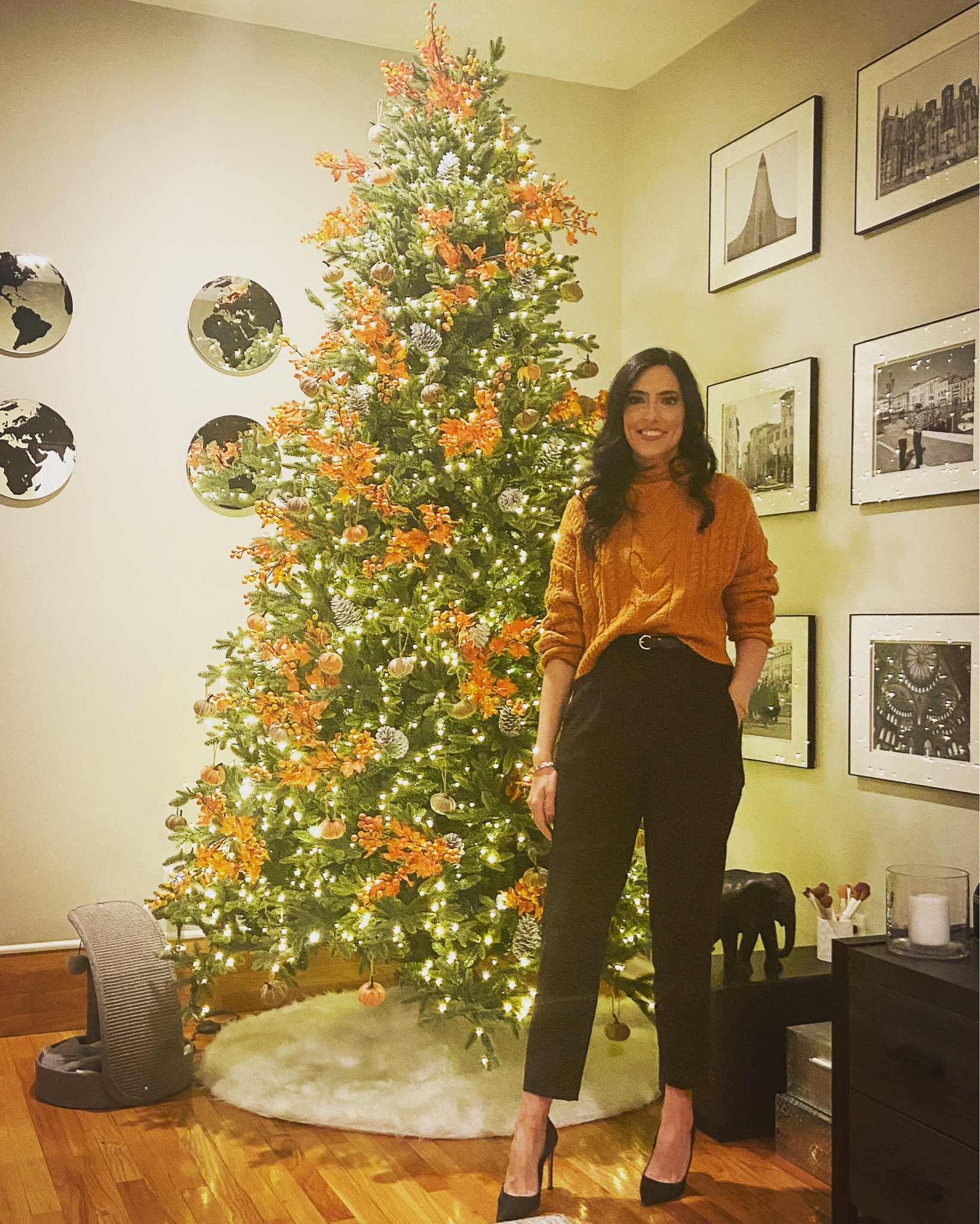 Twinning with the Thanksgiving tree 🧡💛🧡

#LTKHoliday #LTKSeasonal