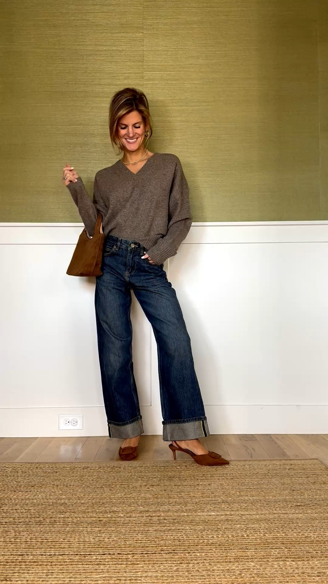 Jeans - size 25 (did not get hemmed. I am 5’3”) 

Sweater - size XS