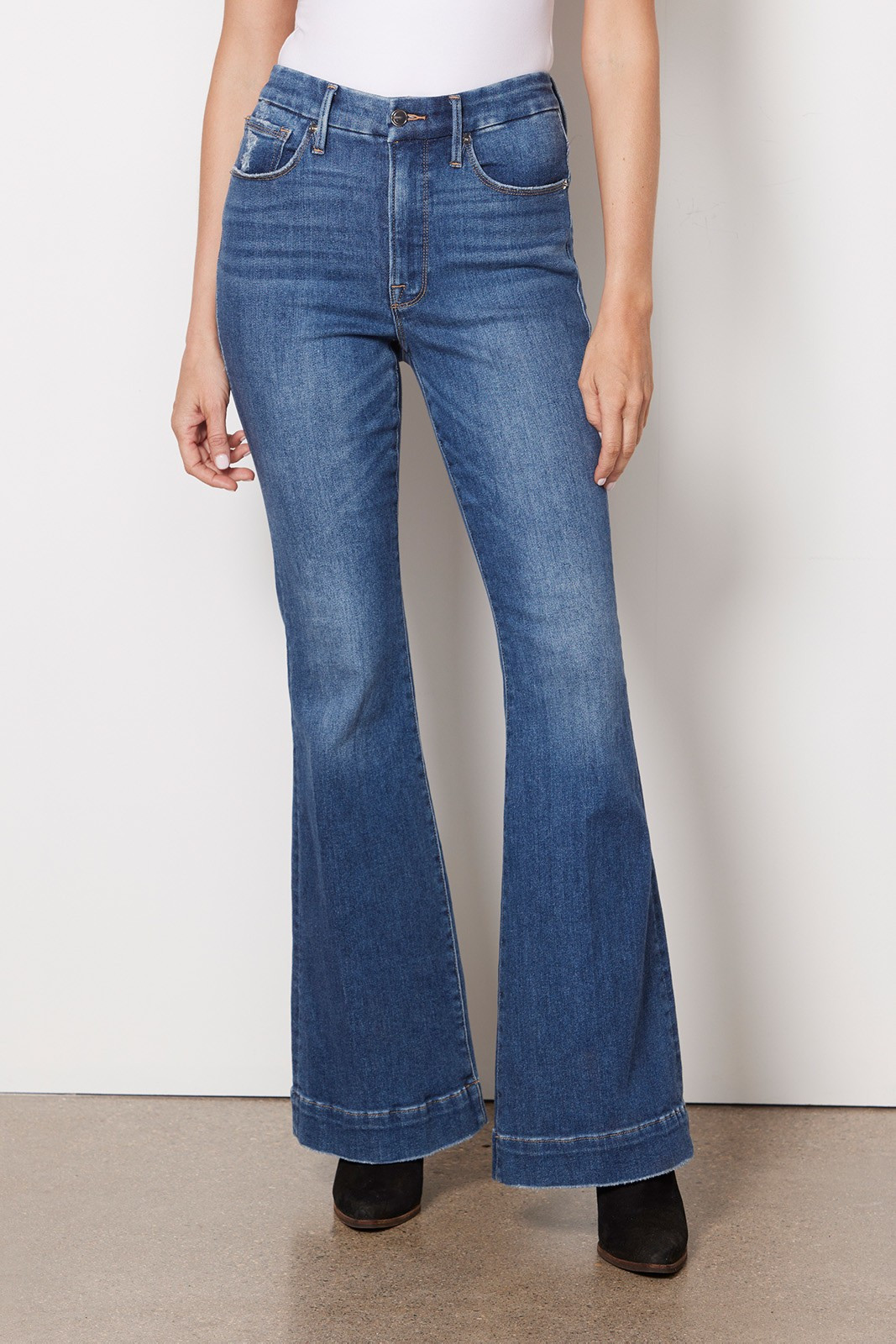 GOOD AMERICAN Good Legs Flare Jean | EVEREVE | Evereve