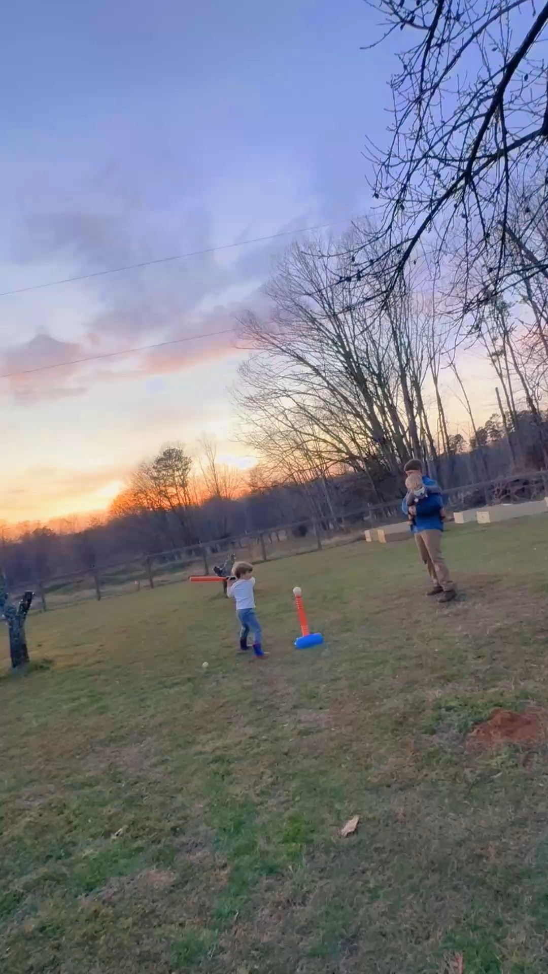 the nights are getting longer 🌅 and this is what they will look like from now on ⚾️ and I’m here for it!!! 👶🏼🐓💨