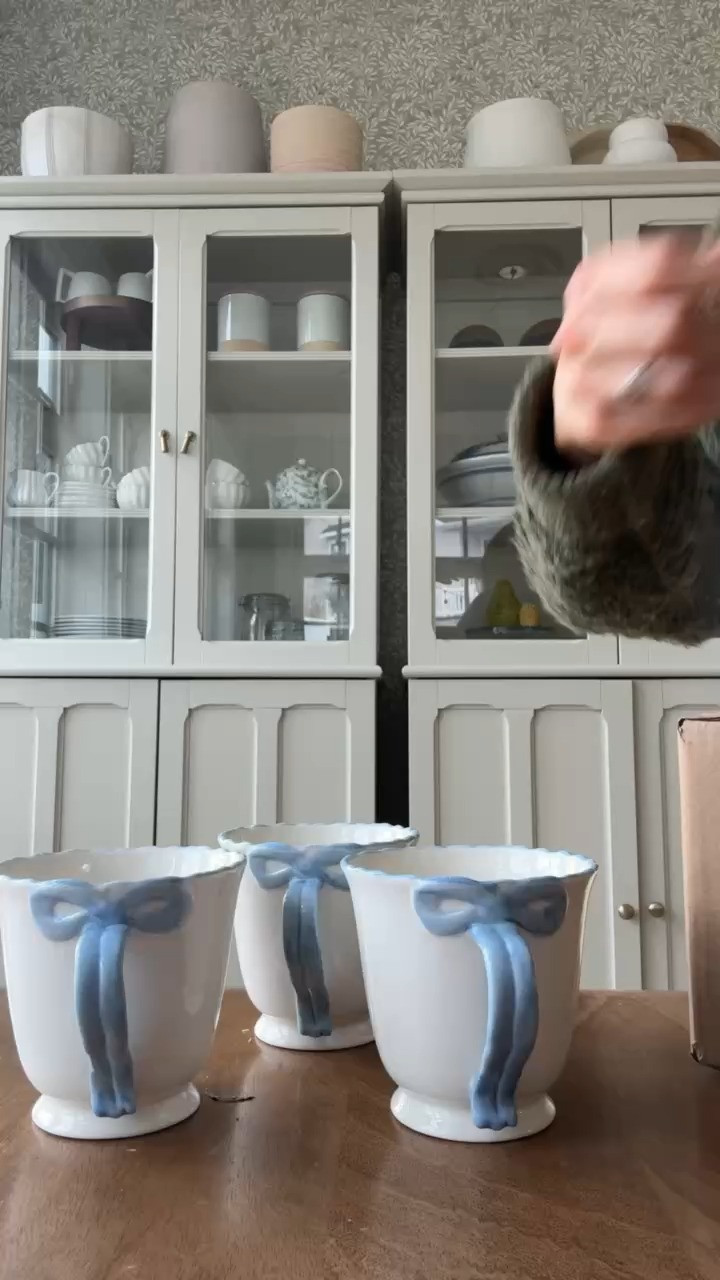 This color isn't available anymore, but there are so many other cute colors. the bow handles are just so darling! The pink would be so sweet for Valentine's! 

 #LTKfoodie #LTKHome