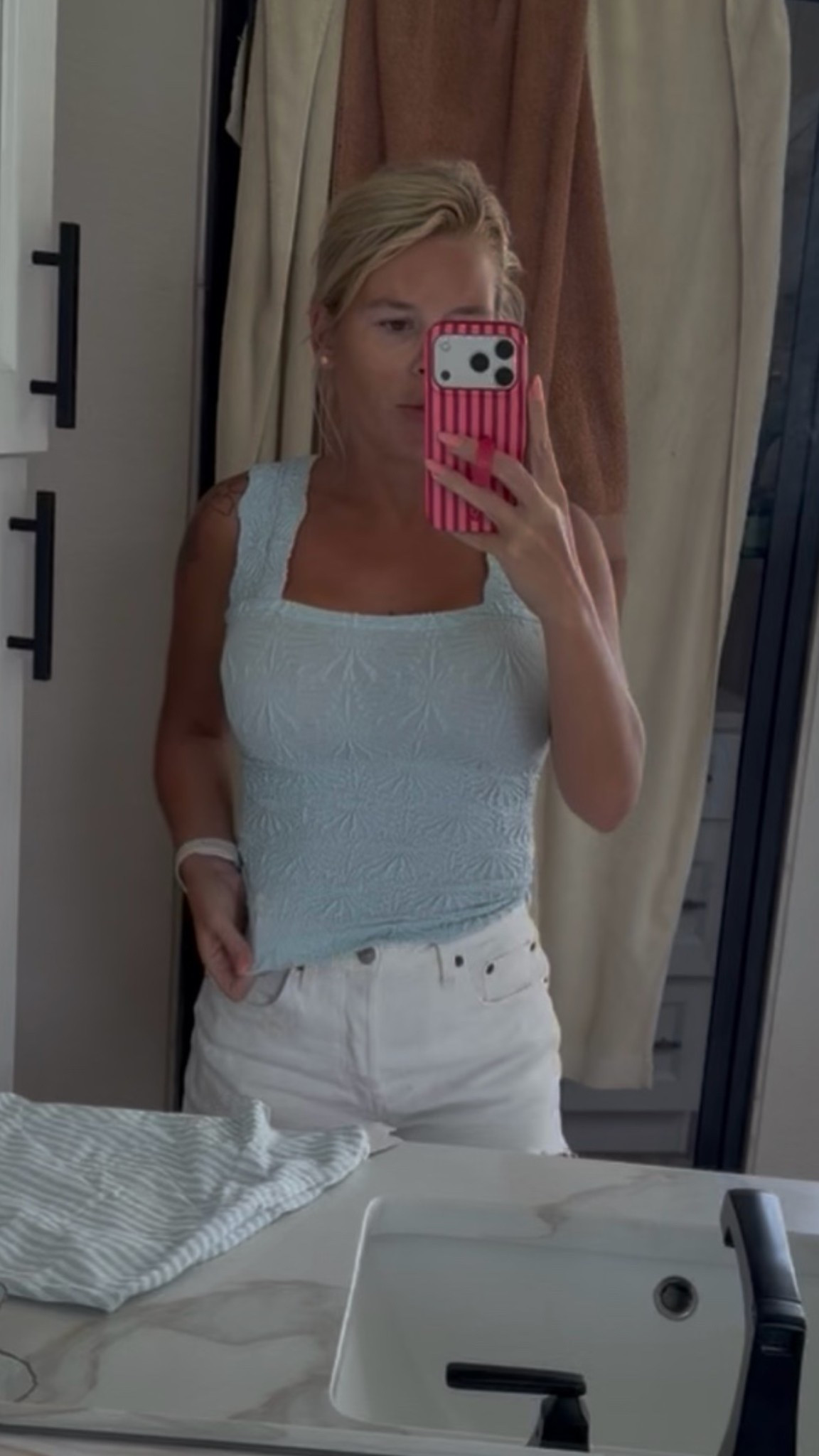 Small top, 26 bottoms