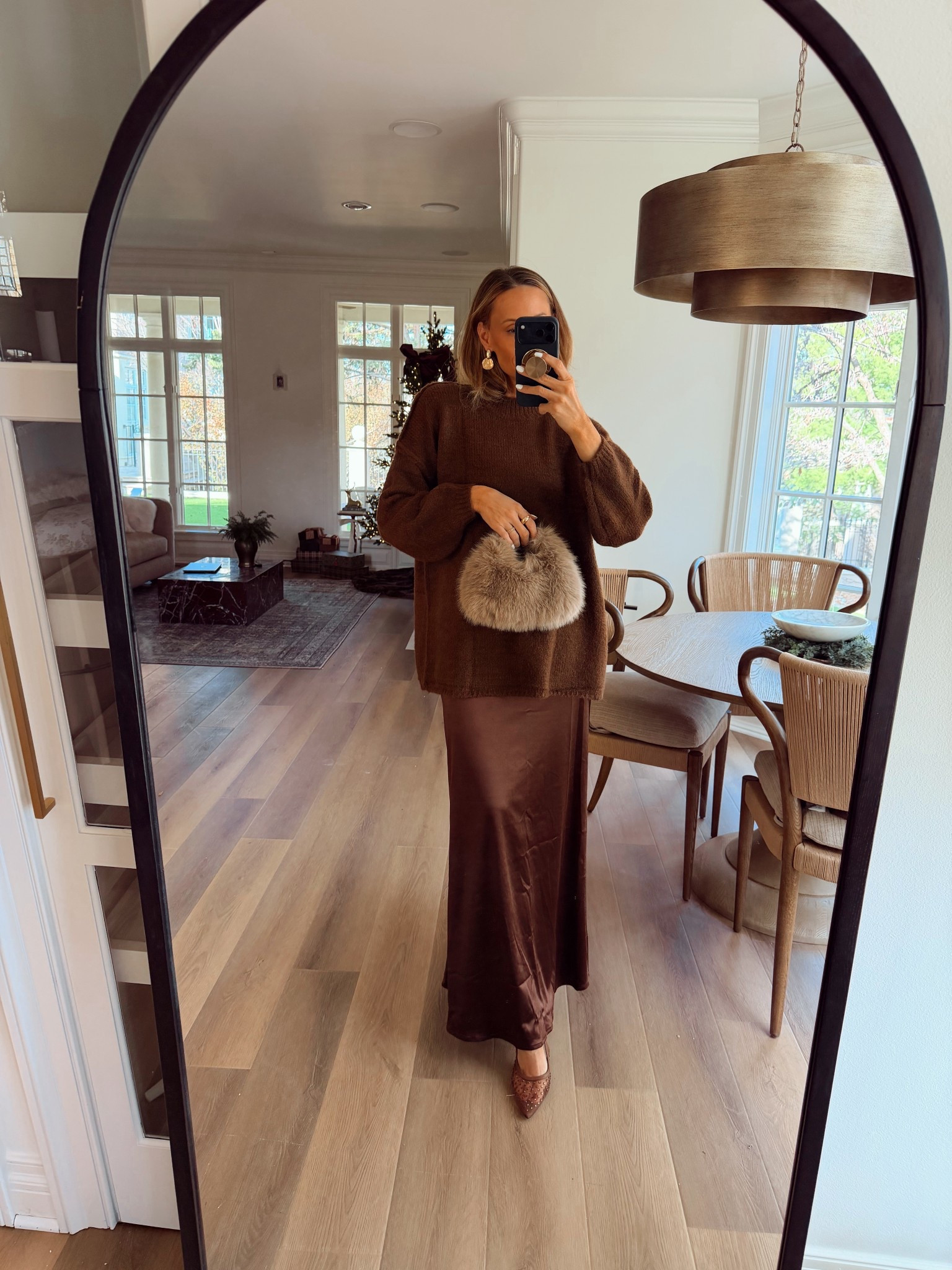 Love this brown on brown the mixed textures make it a little more elevated! 

#LTKHoliday #LTKFindsUnder50 #LTKSeasonal