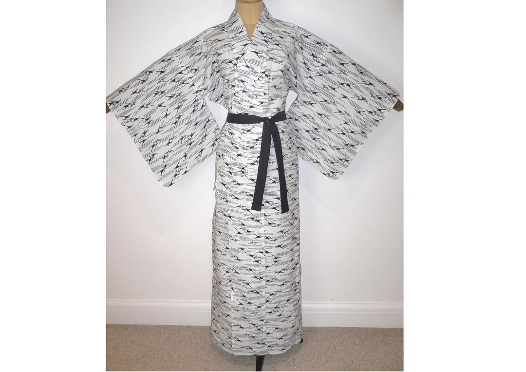 Near Mint 1960s to 1980s Vintage Japanese Authentic Yukata Cotton Kimono Robe, Dressing Gown, Whi... | Etsy (US)