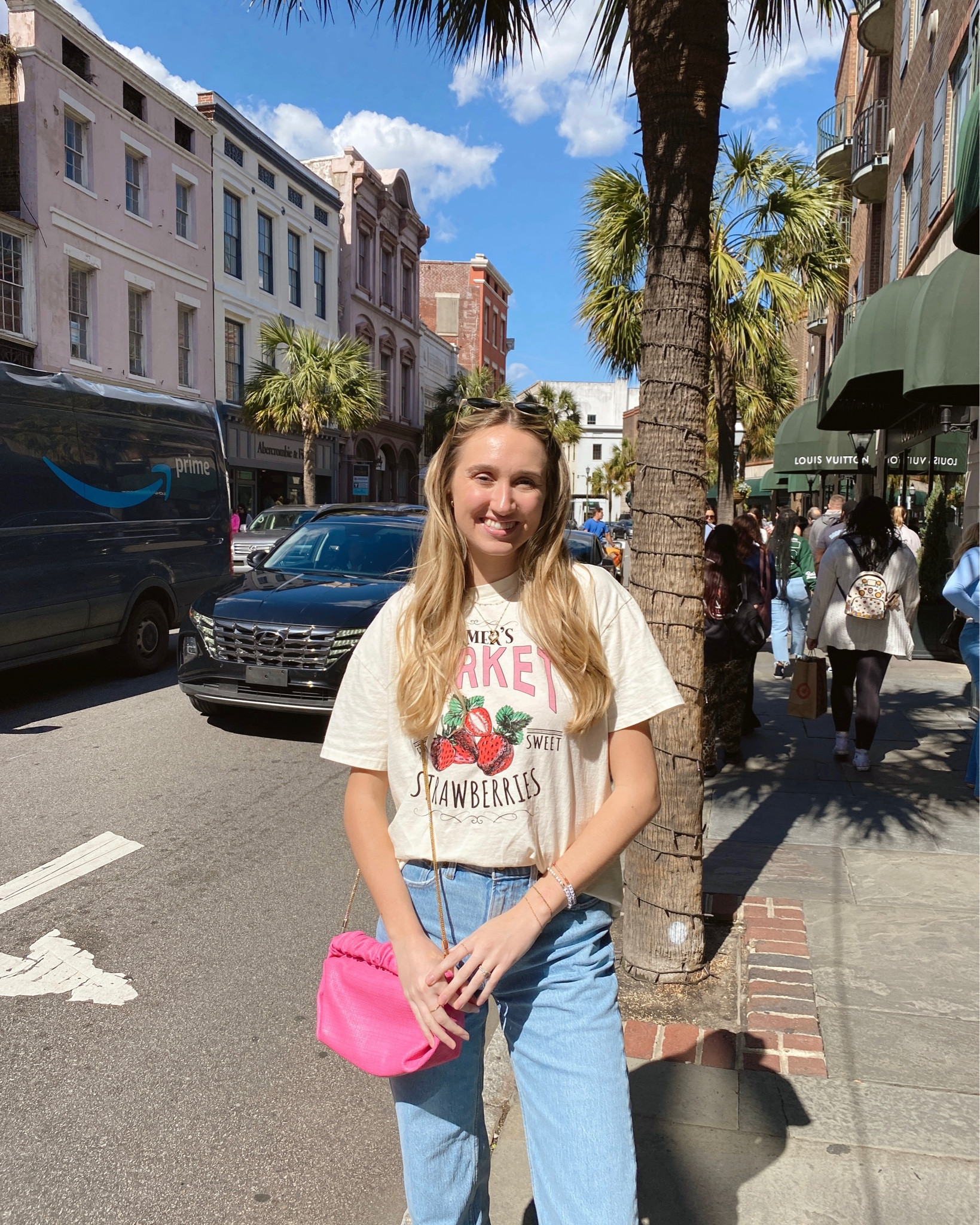 shirt: size medium
jeans: size 25 long

strawberry shirt, farmer’s market shirt, spring outfit, pink purse, lulus

#LTKSeasonal #LTKstyletip