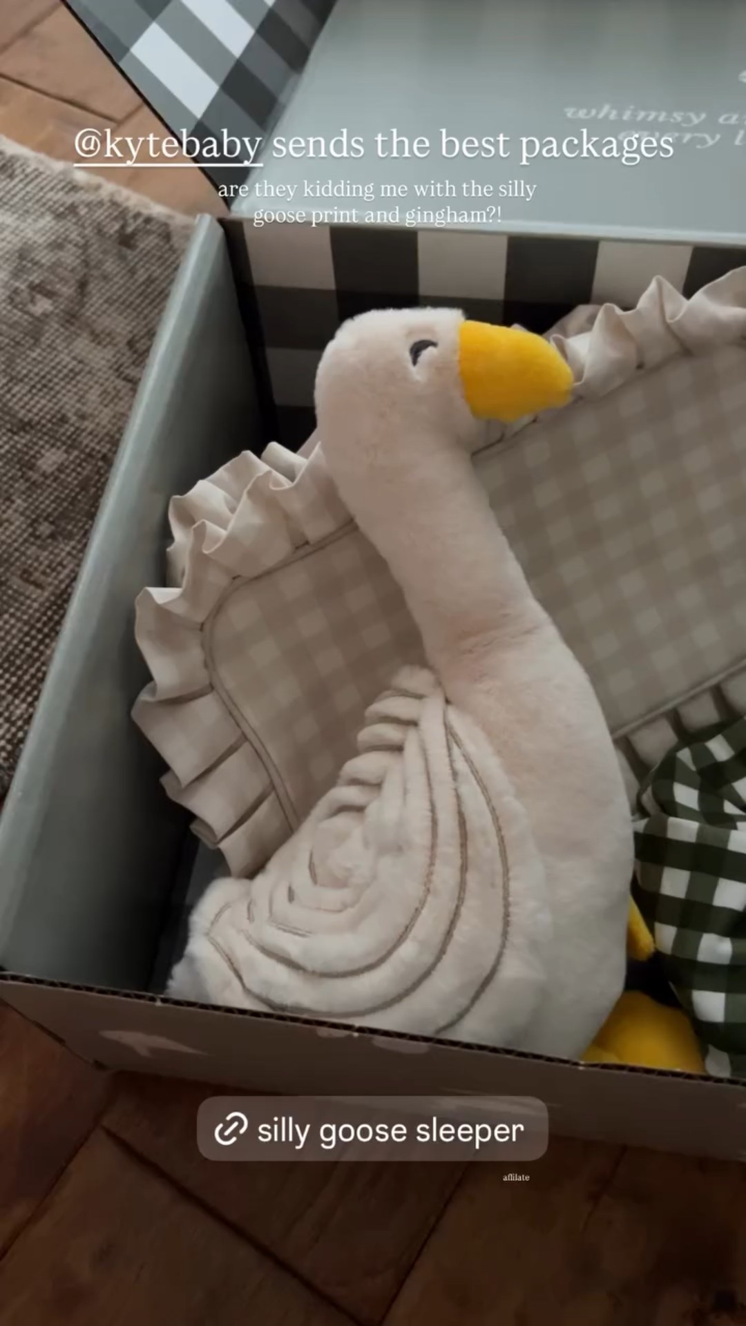 @kytebaby sends the best packages  are they kidding me with the silly goose print and gingham?! The cutest sleepers for fall 

#LTKBaby