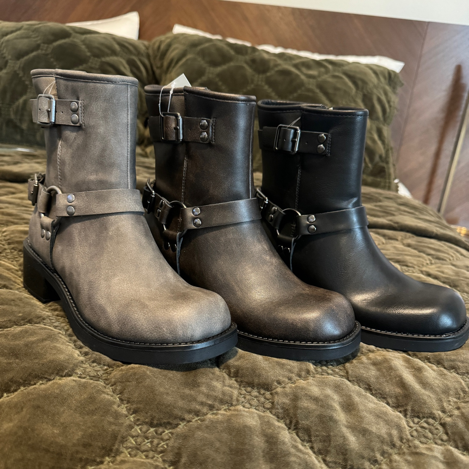 These boots are only $27 at @walmart ! I am a true 7.5 and I ordered a size 8 which fits perfectly! 

More motorcycle, country, western style booties under $45 tagged below! 

#walmart #walmartfashion @walmartfashion #fallboots #fallstyle #fallsale

#LTKFindsUnder50 #LTKSeasonal #LTKShoeCrush