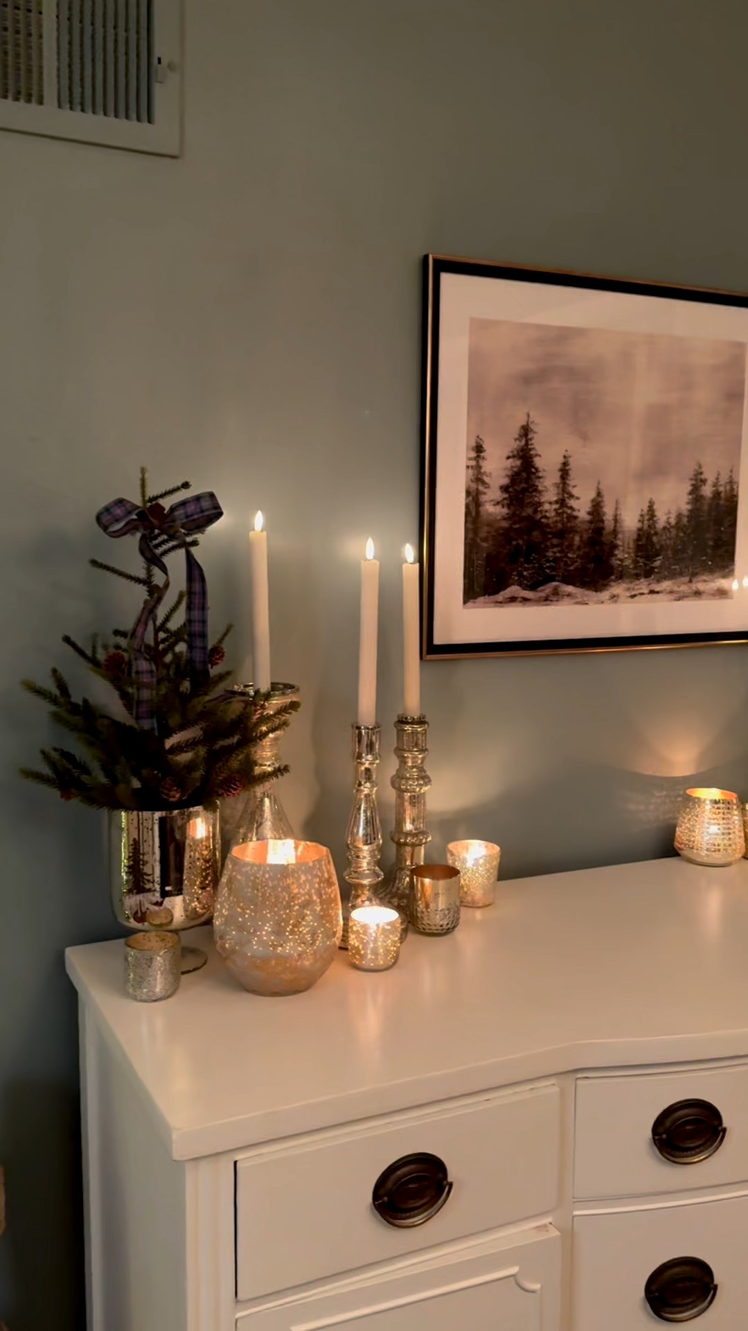 ✨🕯️The glow is perfect 🕯️🕯️✨ 


#candle #mercuryglass #christmasdecor #holiday #organizeddwelling 

#LTKHoliday #LTKHome #LTKFindsUnder50