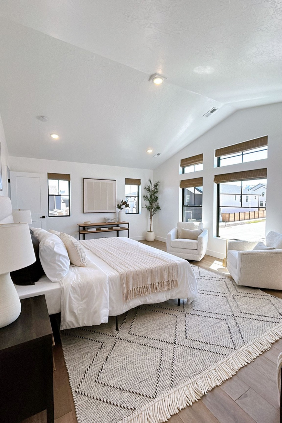 Primary bedroom 🤍 

#LTKhome #LTKstyletip