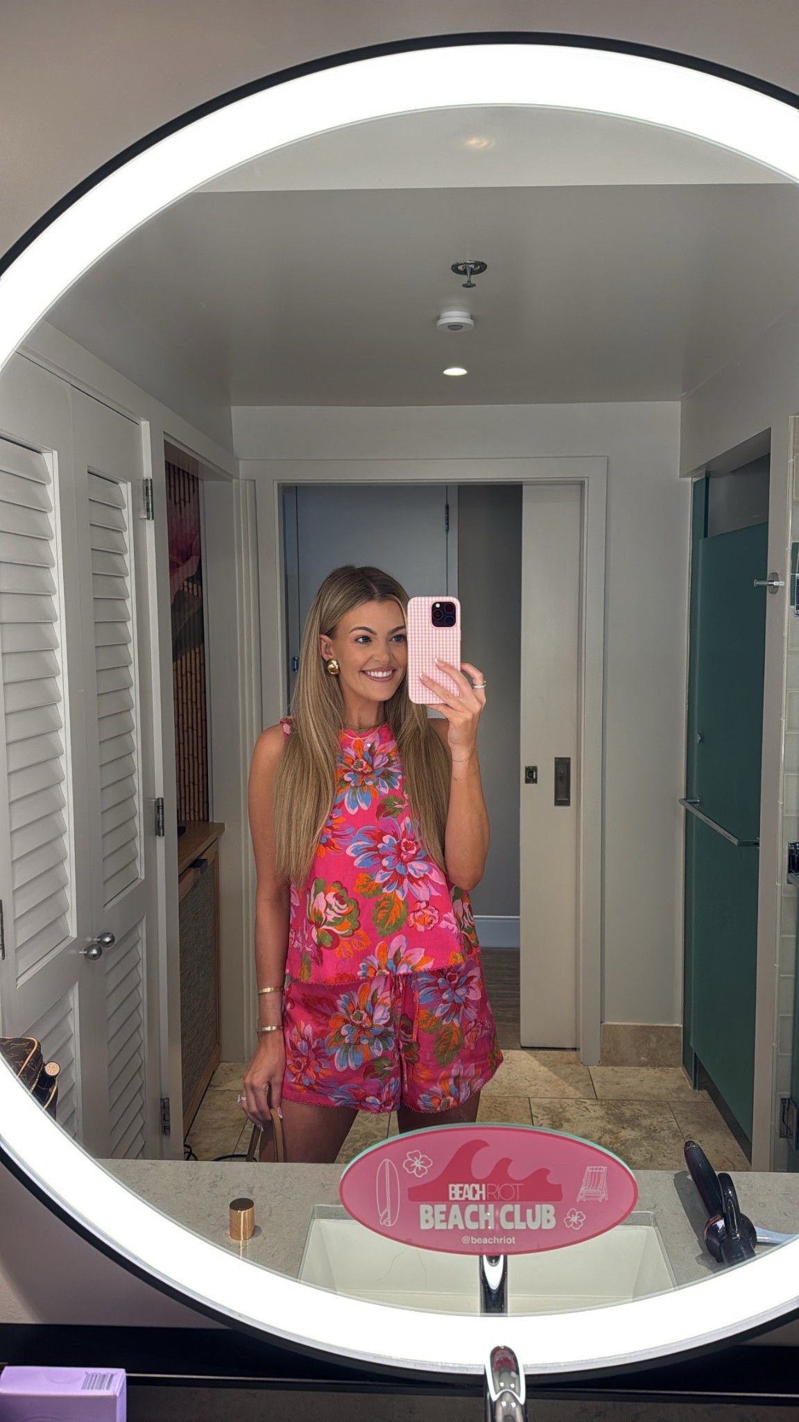 it doesn’t get more hawaii than this 😍 I love this two piece set - it can also double as a swimsuit cover up! (wearing size small in everything — use code JESSICAC10 for 10% off) 

#LTKTravel #LTKootd #LTKgrwm