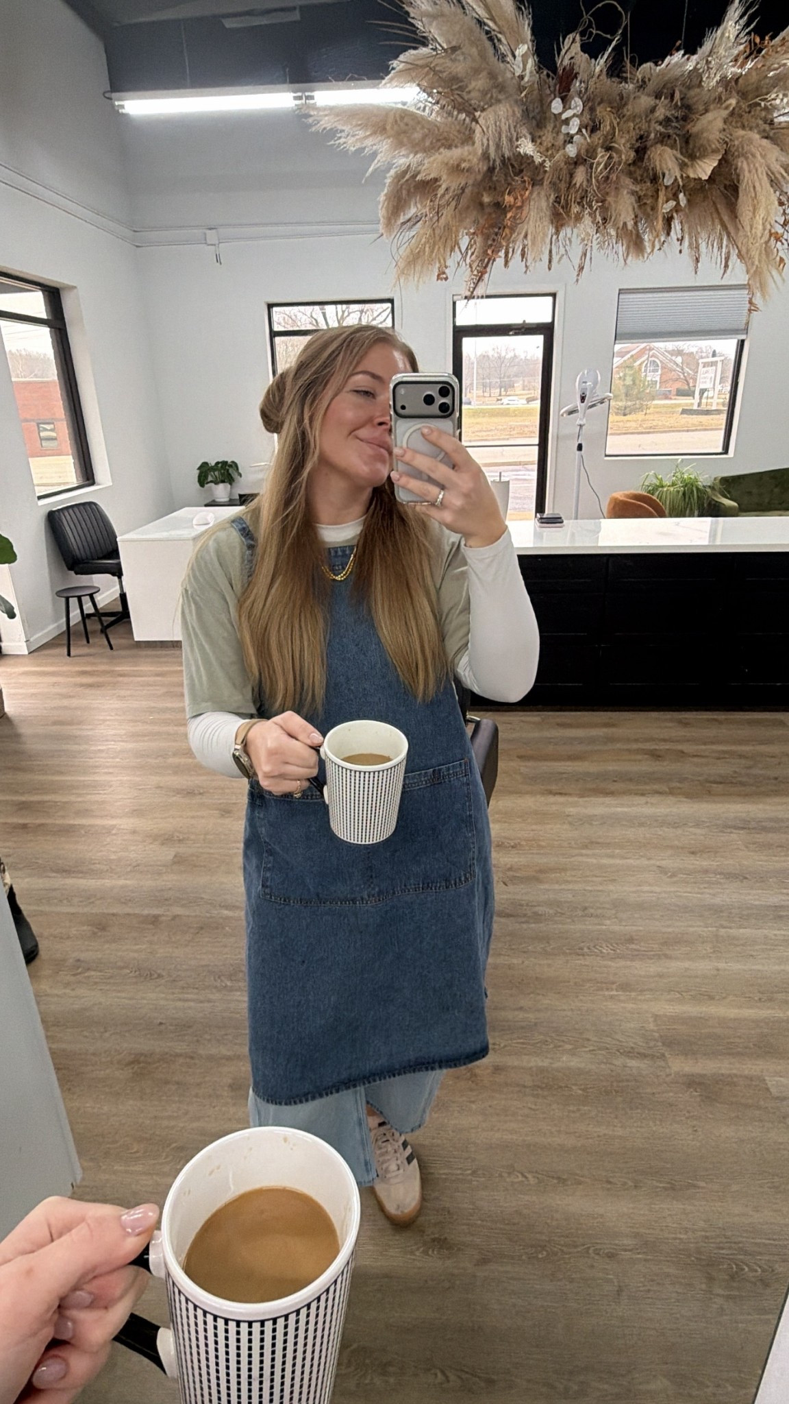 A morning in the hair salon ✨🫐✂️

#LTKdayinmylife