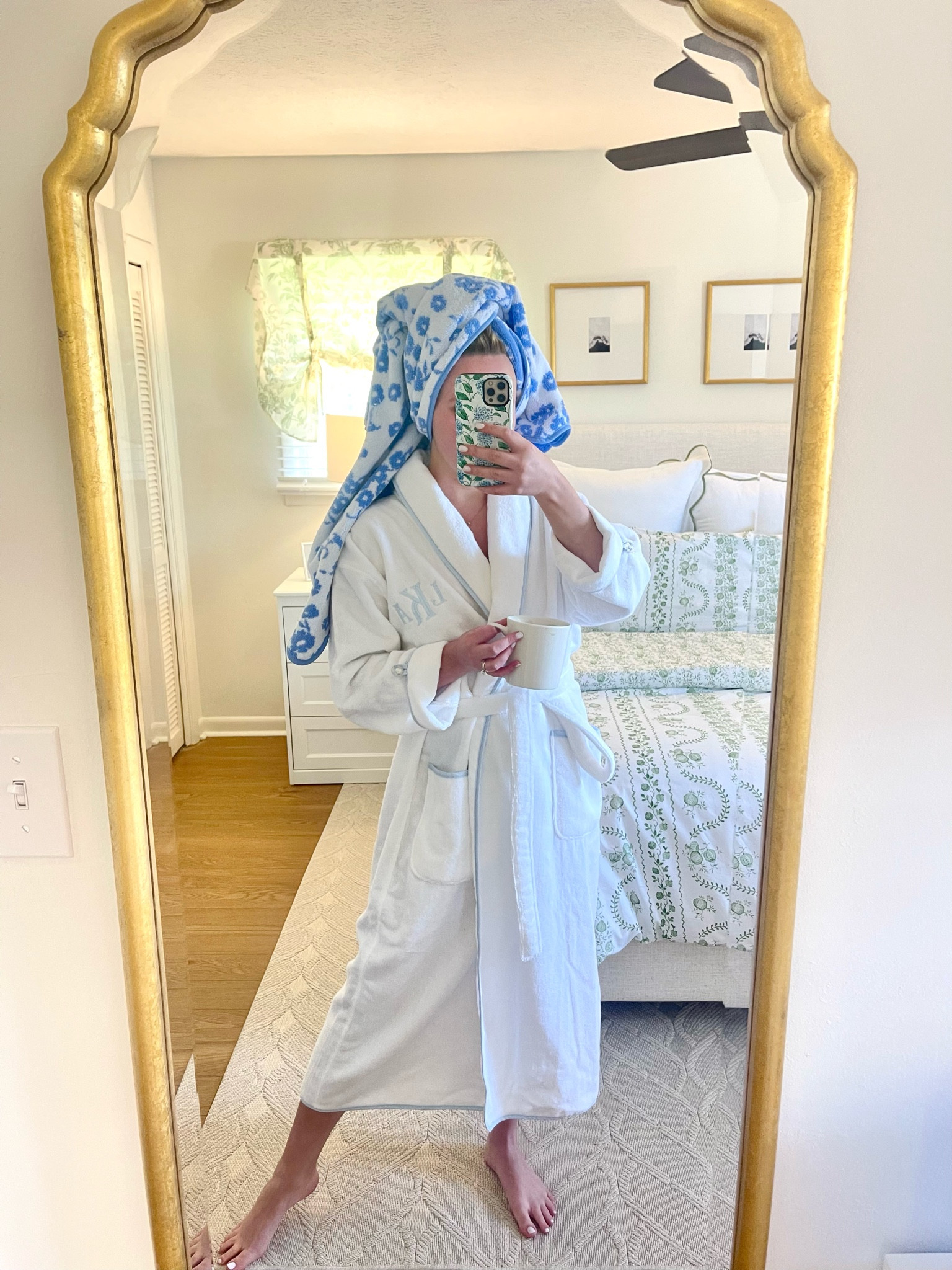 Living in my Weezie robe 🫶🏼🤍✨

#LTKstyletip #LTKGiftGuide #LTKFind