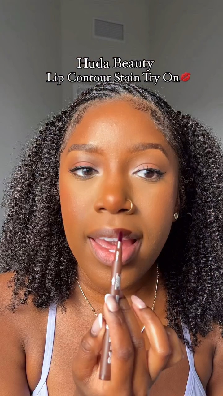 long lasting lip liners?!
(save for later)

@hudabeauty NEW Lip Contour Stain in Rich Brown & Toasty Brown

#hudabeauty #kissedbyhuda #lipcontourstain #hudabeautynewlaunch
#liptutorial #melaninpoppin #makeuplooks #lipvideo #lipswatchvideo #lipstickvideo #makeuphacks #lipstickoftheday #lipglosspoppin #lipstickjunkie