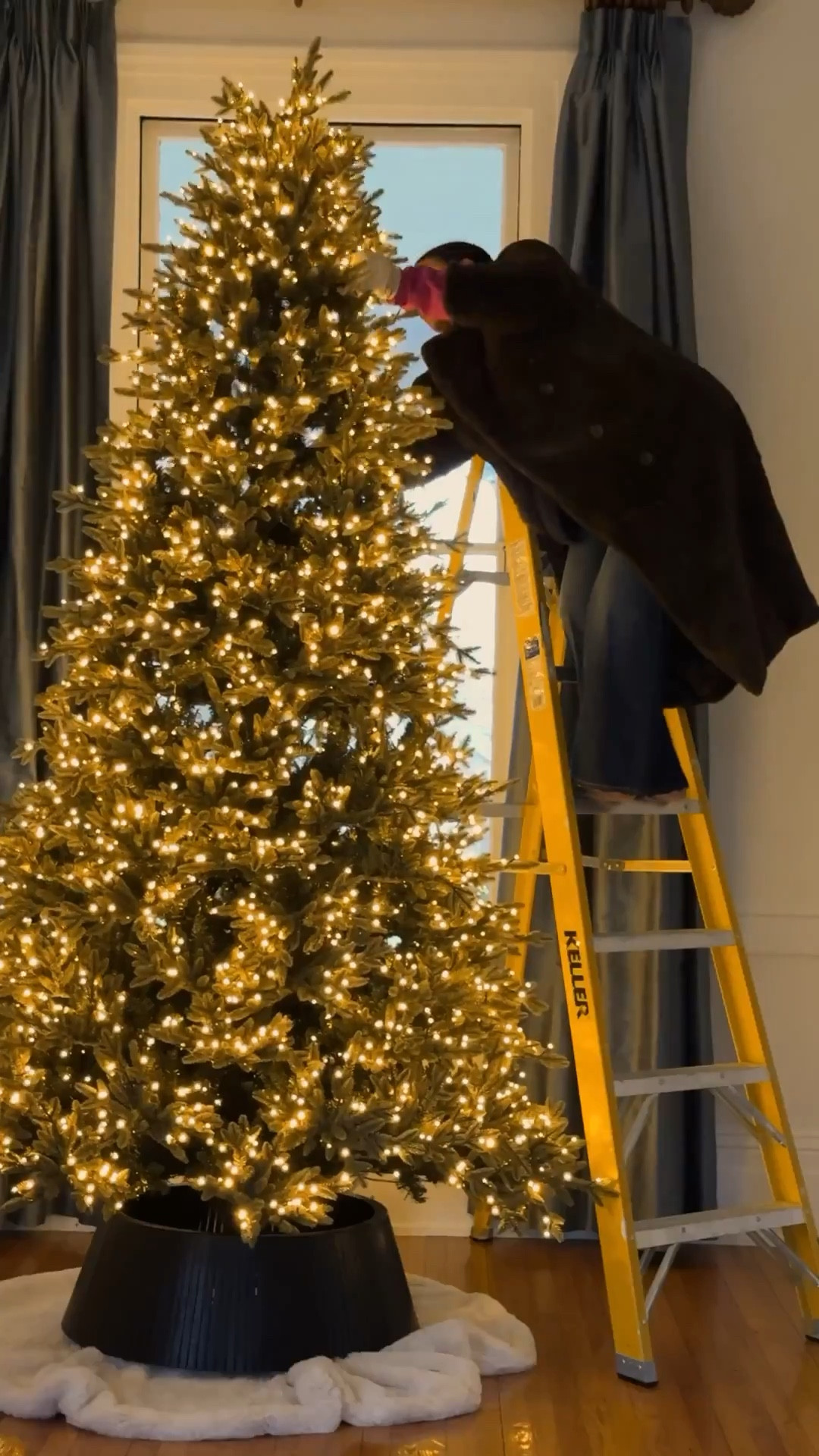 Now why would this old house be just as cold inside as it is outside? also how come those trees look so easy but when lining up the arrows while trying to keep your face off the branches and lifting it up and over and then down is crazy 😂😂 also rose gloves to assemble the tree? best hack ever. 




#LTKHome #LTKSeasonal #LTKHoliday