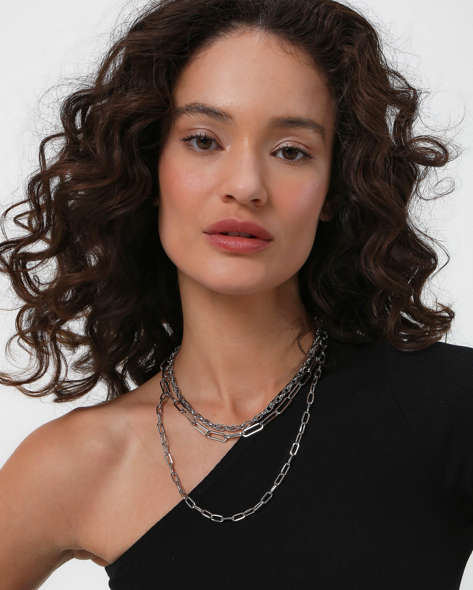 Colar feminino 3 correntes diversas prata | Accessori by Riachuelo | Riachuelo (BR)