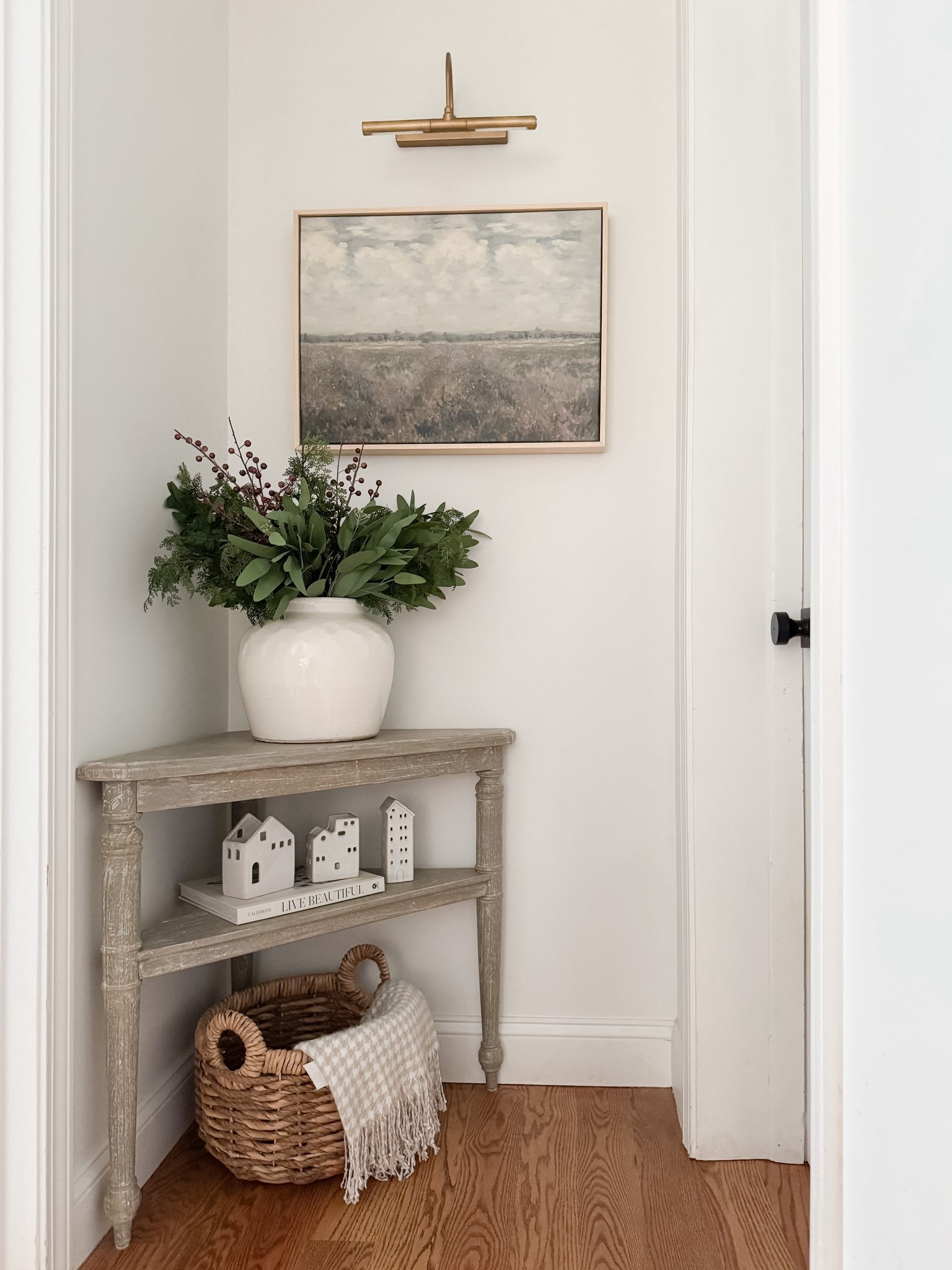 Neutral holidays Home Decor

Holiday decor Coastal home  Neutral home  Home styling  Home decor  Neutral decor  Styled hallway  Faux tree  Coastal decor

#LTKHoliday #LTKHome