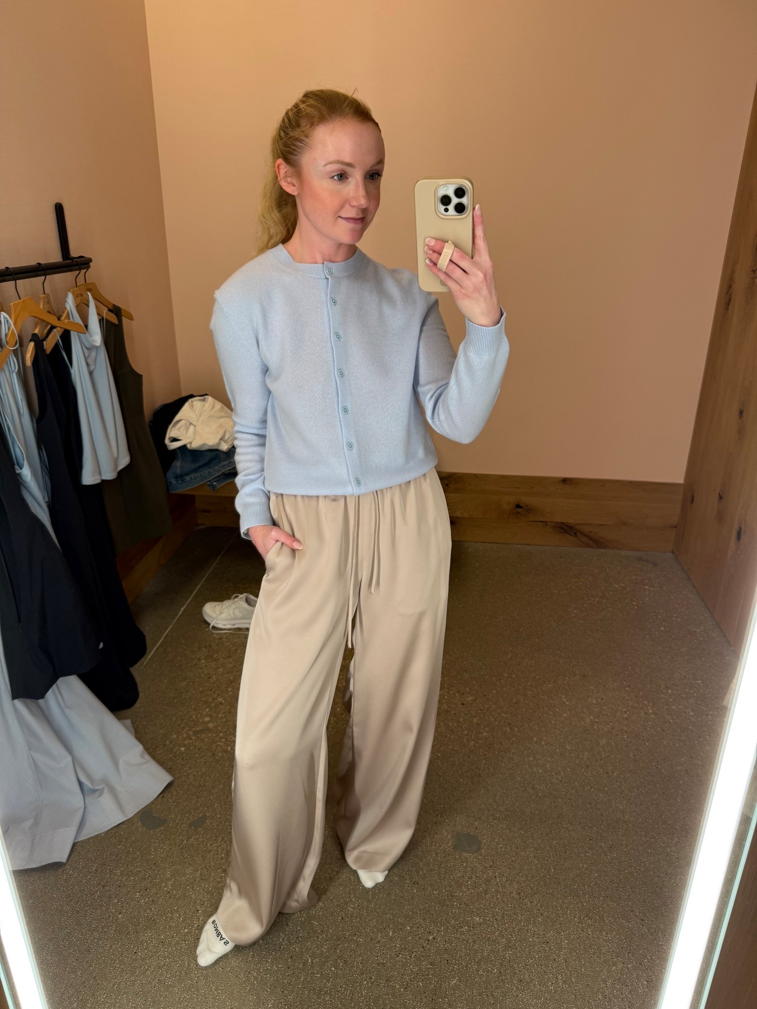 This 100% cashmere cardigan was incredible. Wearing an XS, I love the fit. 

#LTKootd #LTKPetite #LTKSeasonal