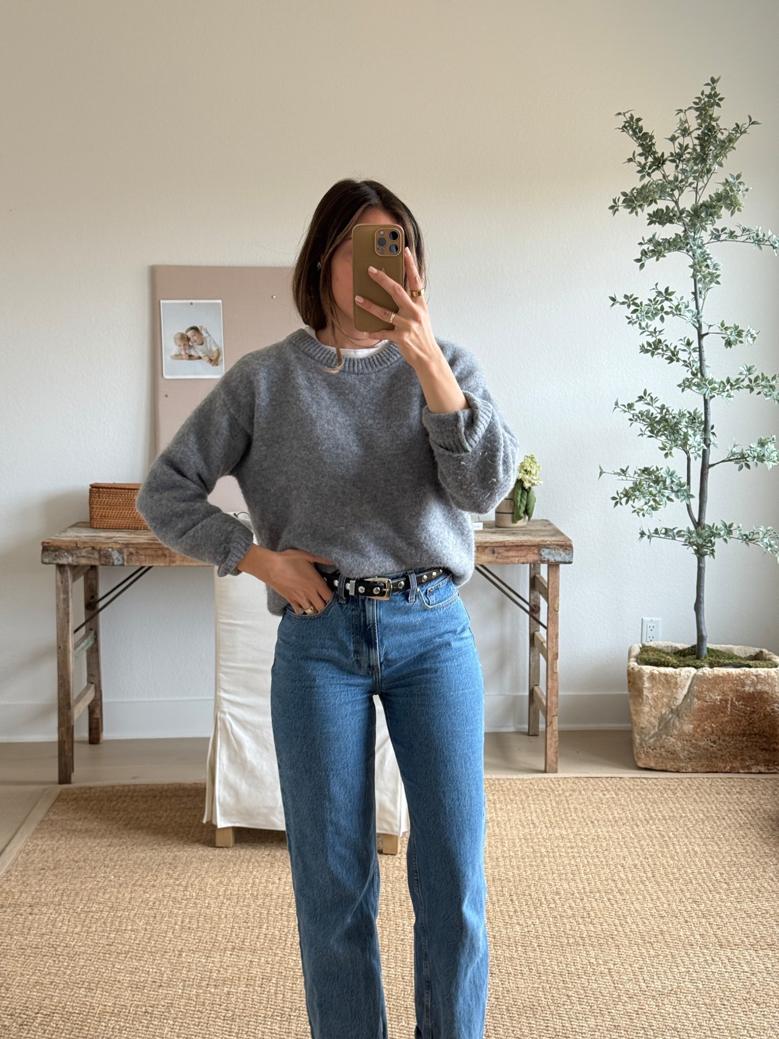 MONDAY! In my staples, again.

#LTKdayinmylife #LTKmomlife #LTKSeasonal