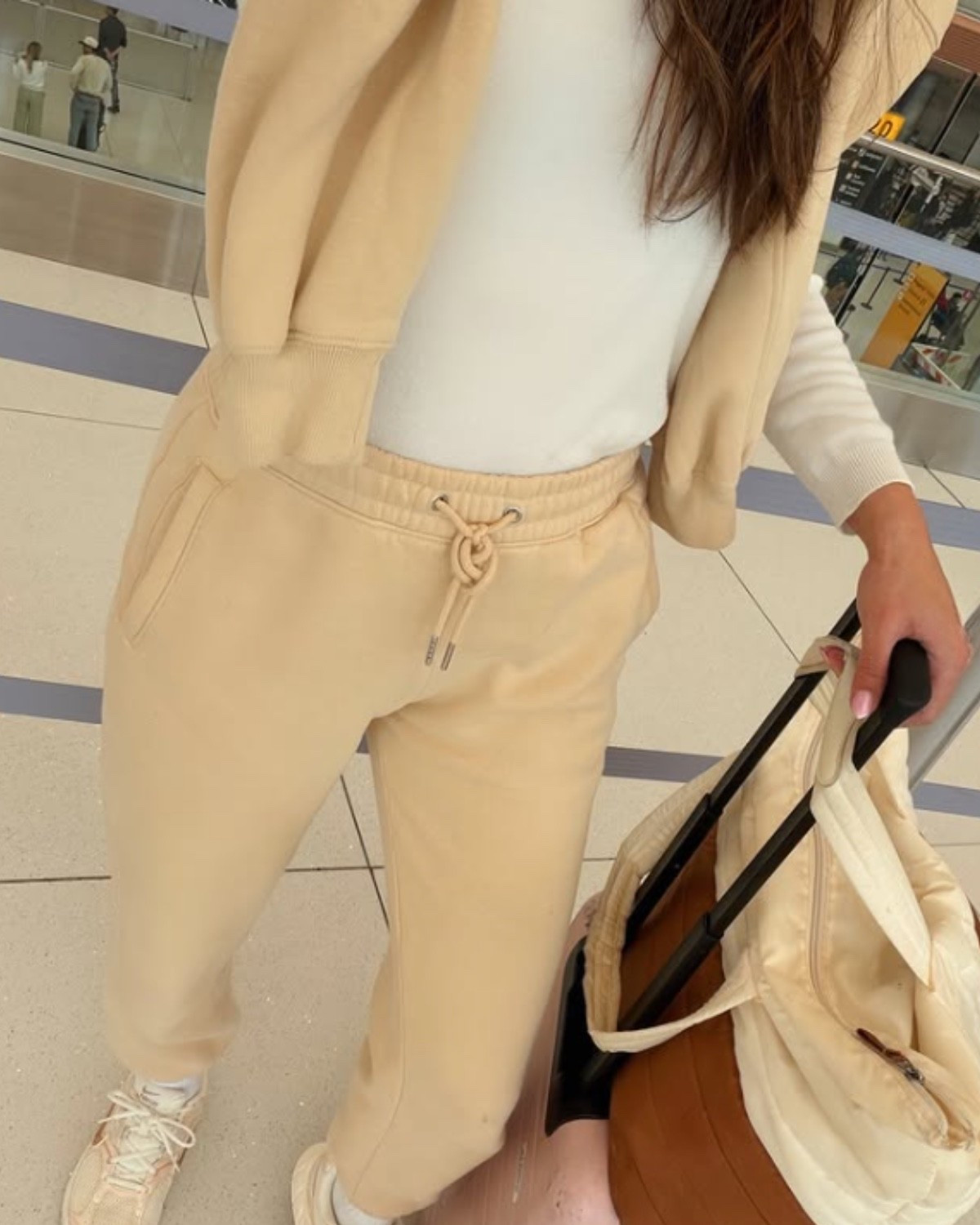 This Abercrombie set has been my go-to for airport days ✈️