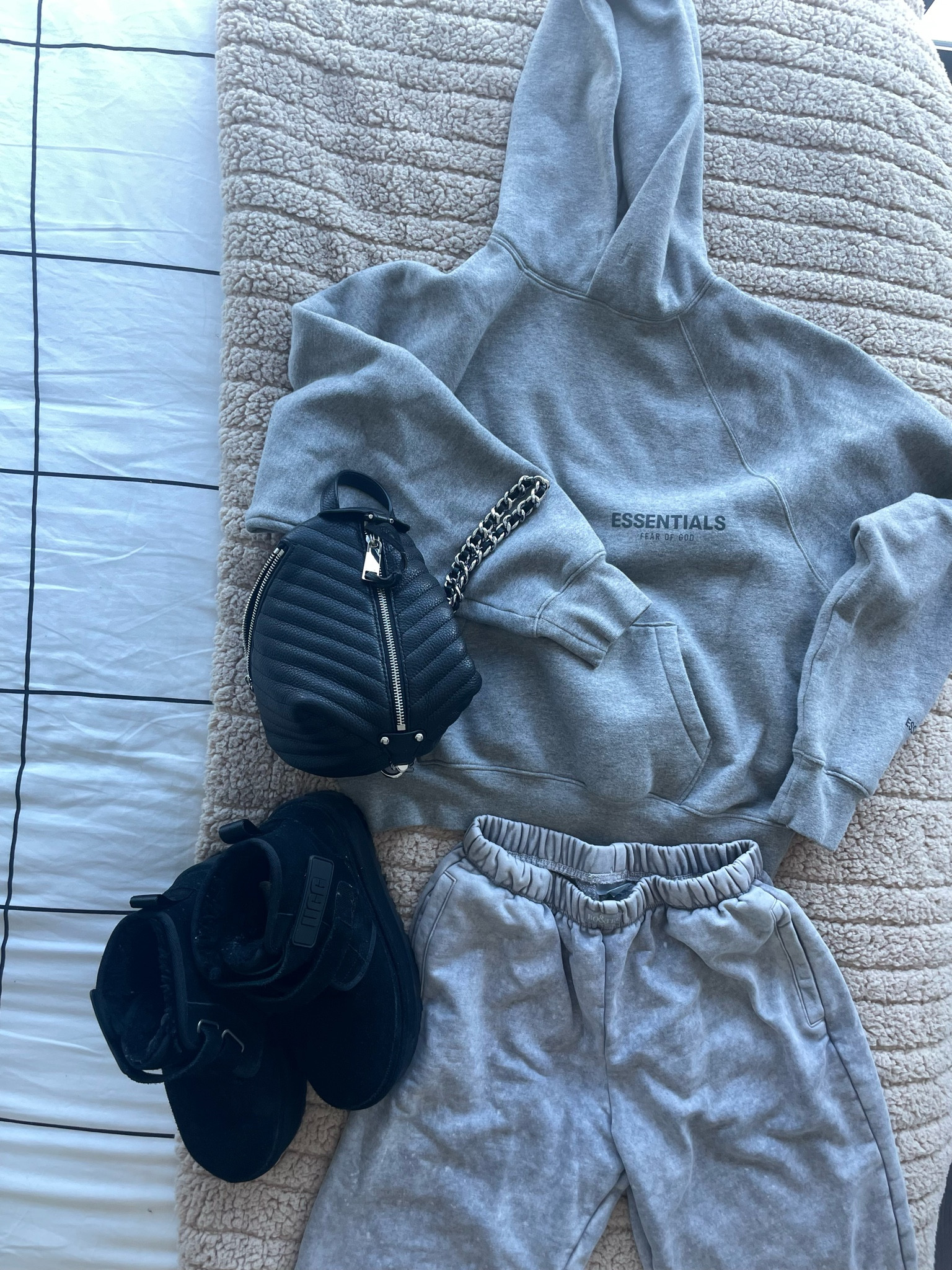 All Grey All Day ☁️ 

#LTKFind #LTKSeasonal #LTKSale