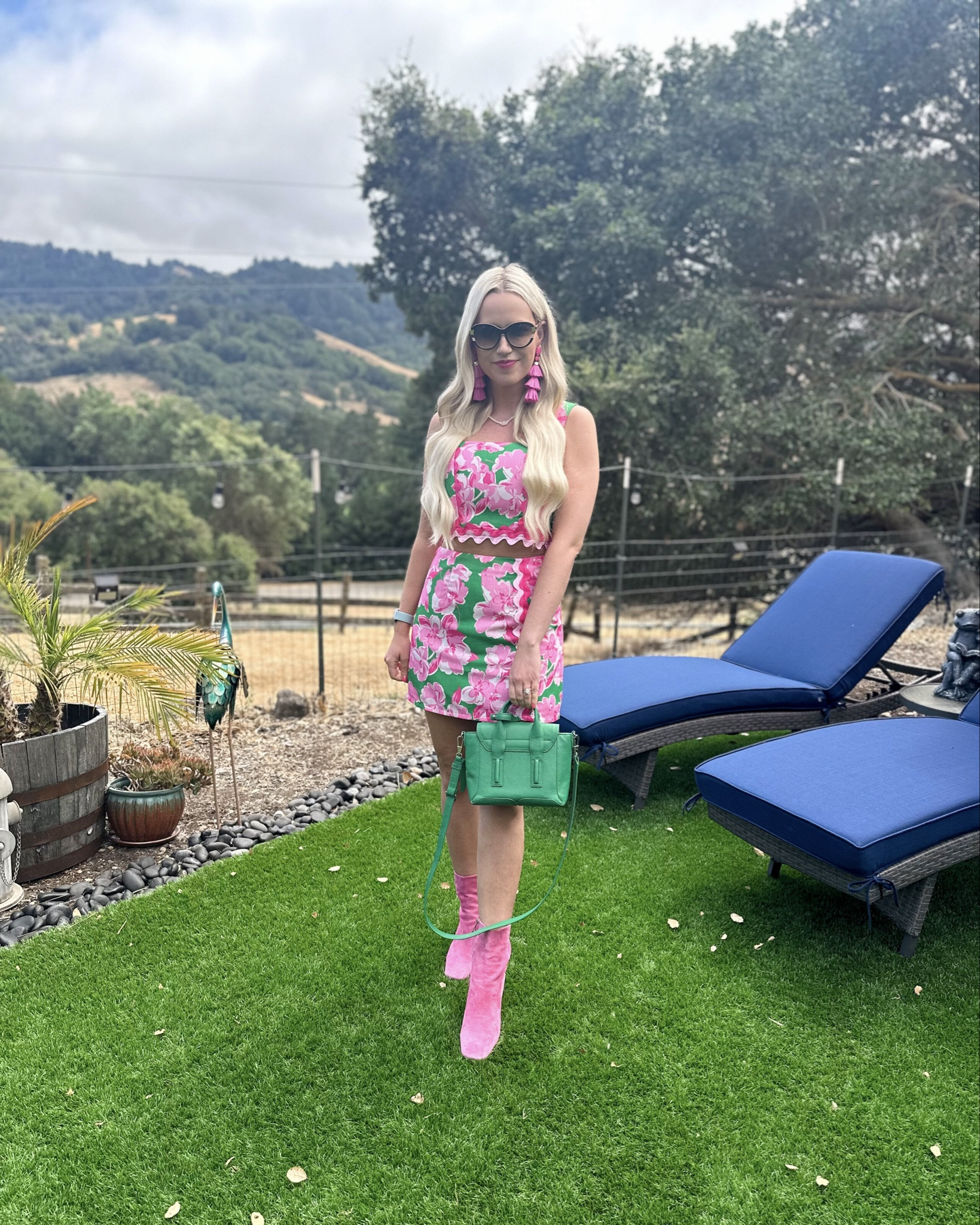 Love this cute pink/green floral matching set for summer!

Top: Small
Skirt: Small

Preppy | Matching Set | Coords | Coordinated Set | Floral 

#LTKFindsUnder100 #LTKSeasonal