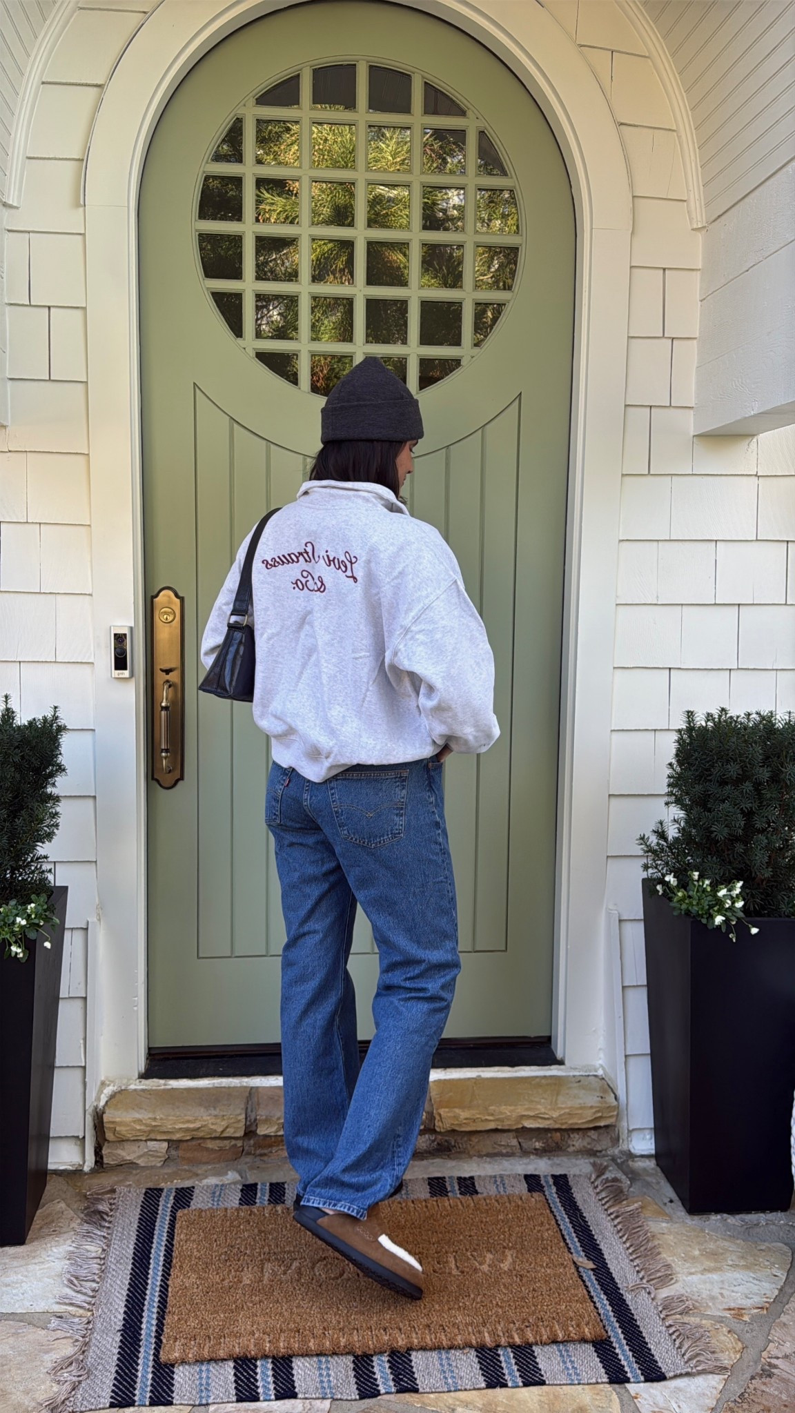 Wearing a size 28 in the jeans and L in the quarter zip! #LevisLTKPartner @Levi's 