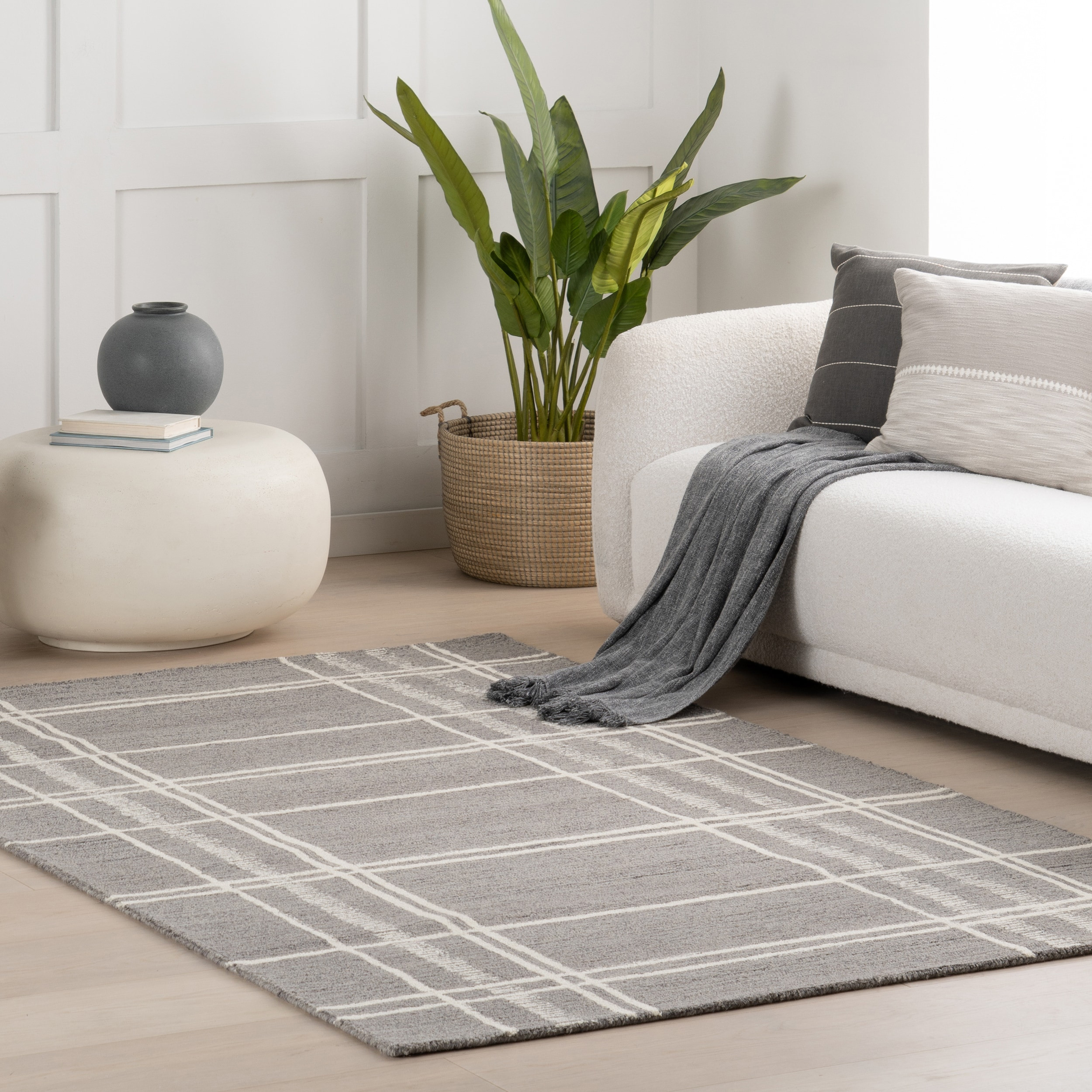 nuLOOM Vivica Plaid Wool 5ft. x 8ft. Dark Grey Area Rug one_size in Gray | 200CCCH07B-508 | Lowe's
