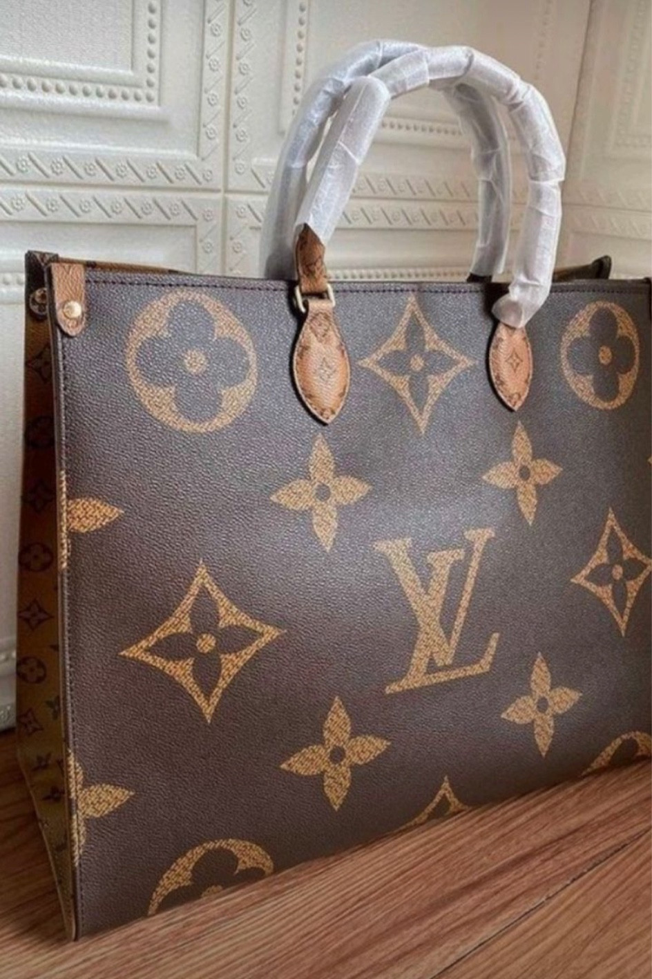 Louis Vuitton on the go

#LTKGiftGuide #LTKfindsunder100 #LTKsalealert