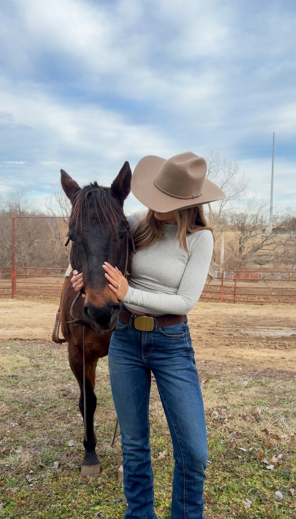 riding outfit
size 26/36 in jeans (color is kathryn) and size small in long sleeve, belt in a small. hat is from rods but i linked some similar options :) 

#LTKgrwm #LTKootd #LTKTall