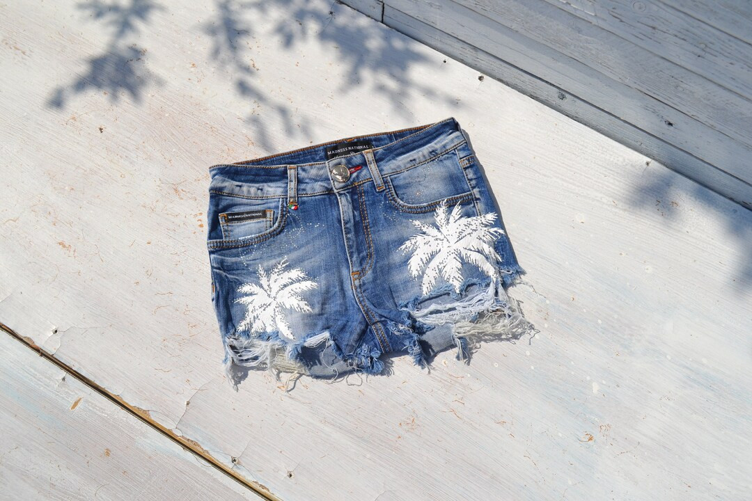 Pantalones cortos elásticos de mezclilla azul de tiro medio con cortes y palmas estampadas con s... | Etsy (US)