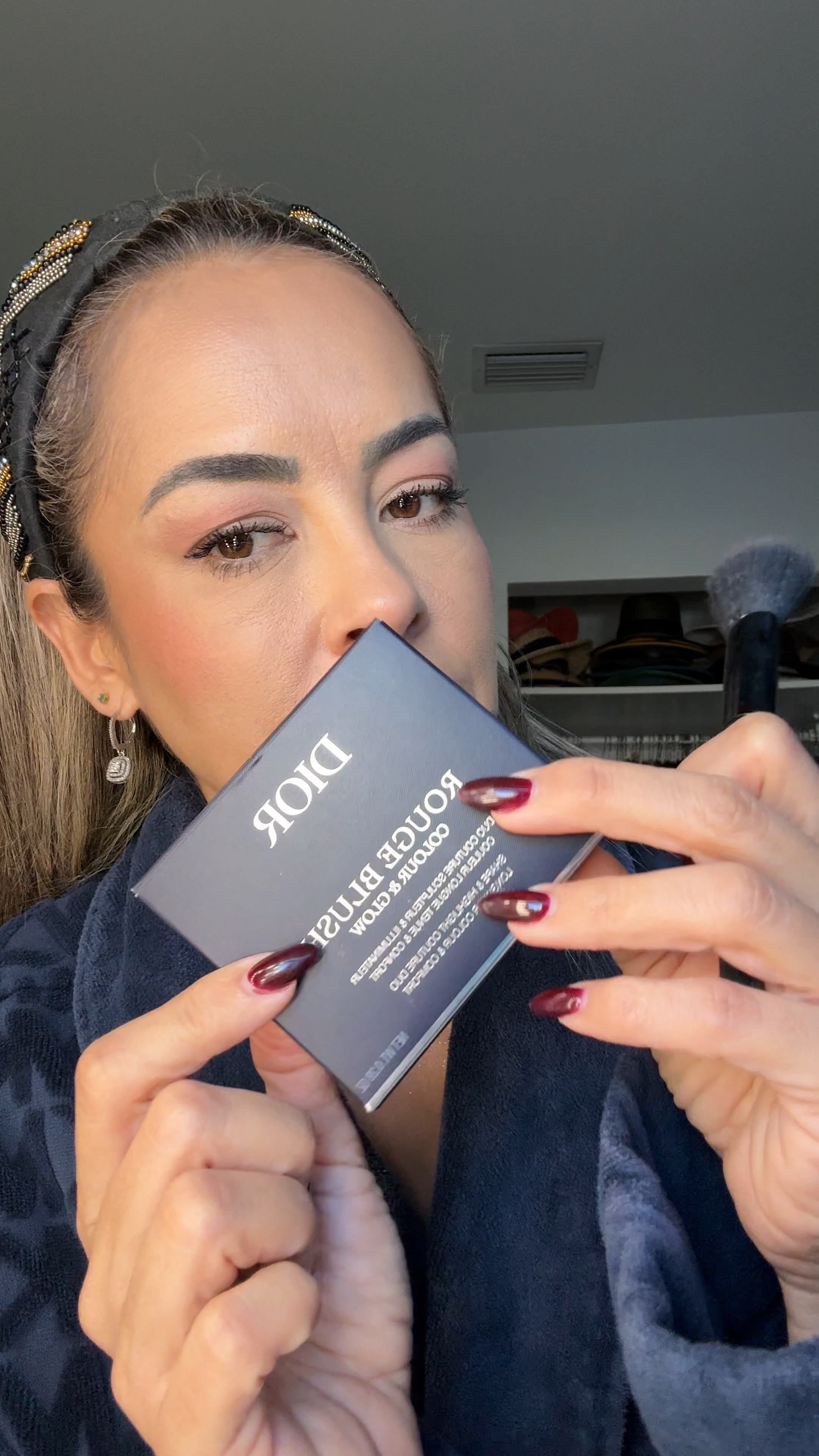 Textura y brillo! Color increíble! 

#LTKStyleTip #LTKBeauty #LTKGiftGuide