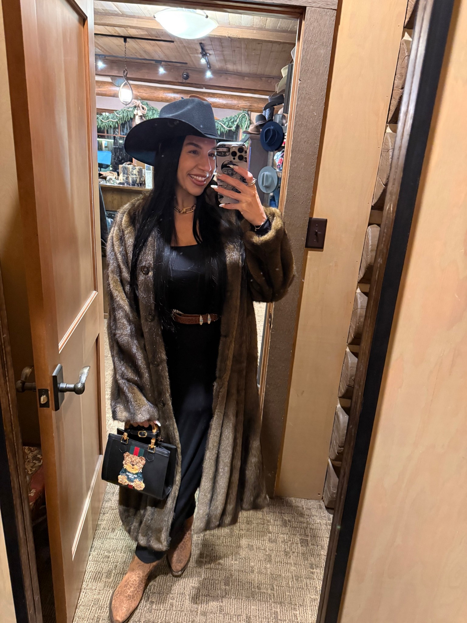 🤠🤍✨ found my hat cheaper at Walmart! 

#LTKdayinmylife #LTKSeasonal #LTKHoliday