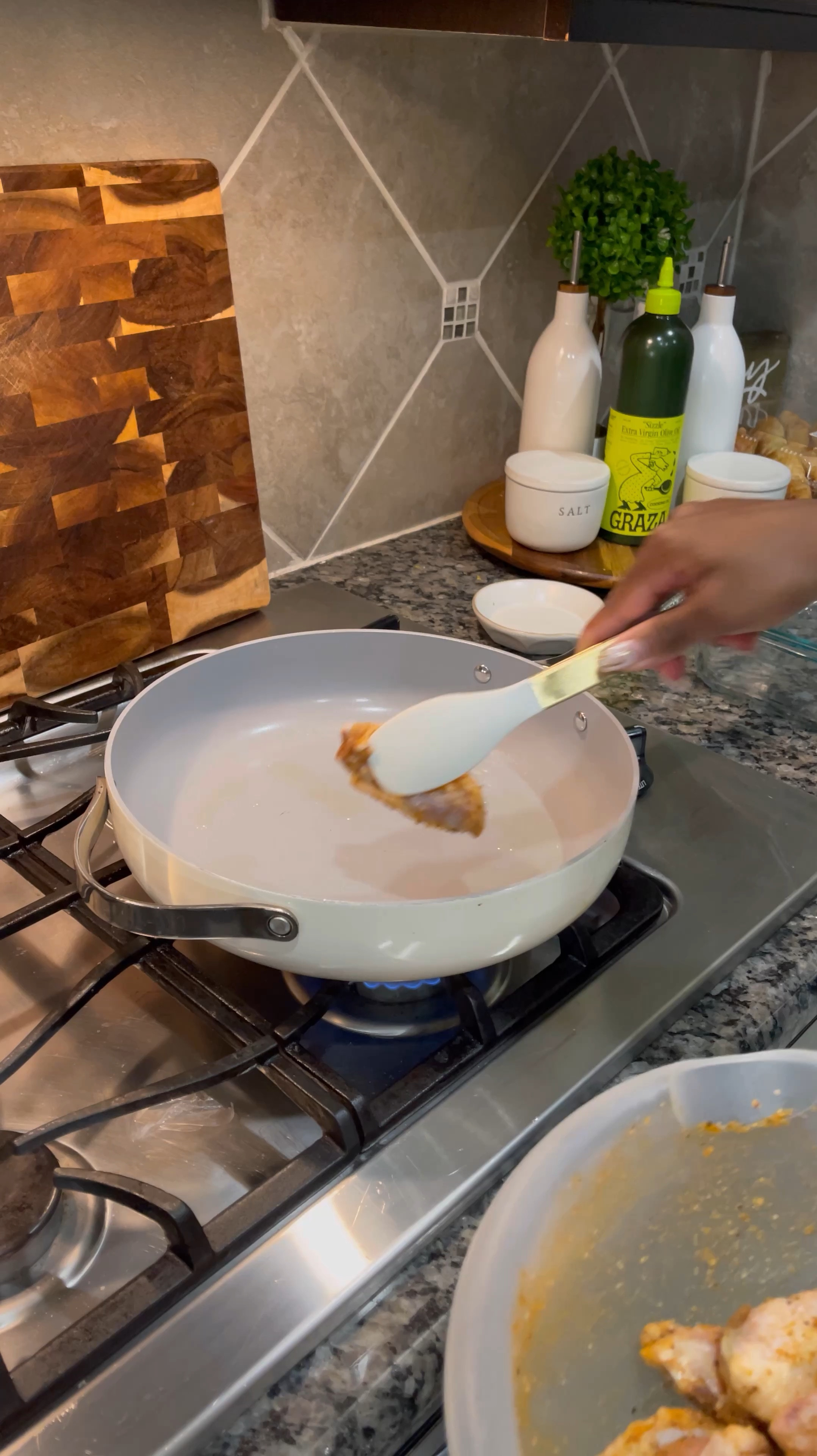 My favorite pot + pan set! Would make the perfect gift for the home chef in your family 

#LTKGiftGuide #LTKHome