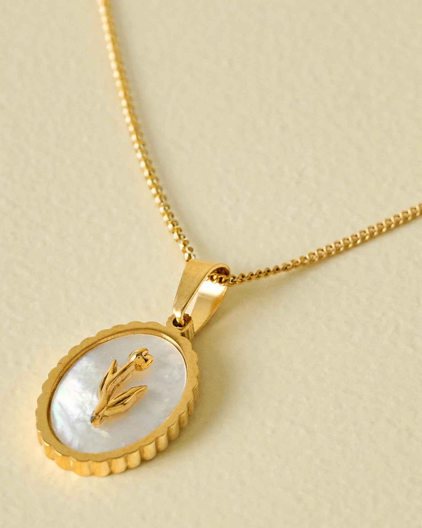 Gilded Pearl Flower Necklace | Magnolia