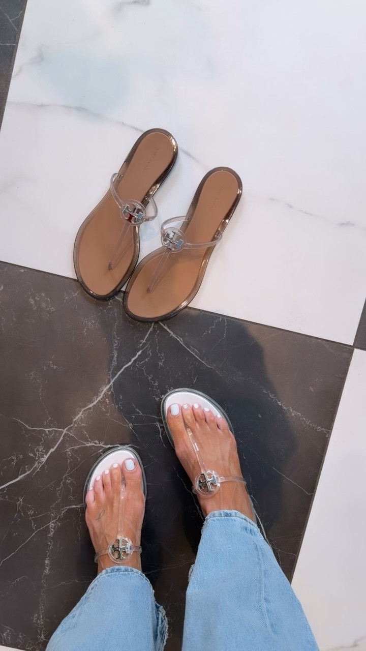 The sandals that I for some reason always reach for ❤️