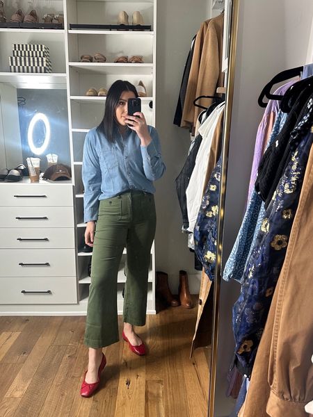 This pair of chinos are adorable and under $100! Stretchy and wide leg, I’m gonna be wearing these all spring. I’m in the 30 — same size as my J.Crew denim! TTS.

I’m in the 10 of the chambray, TTS. And it’s on sale! An extra 30% off too. 

#LTKover40 #LTKmidsize