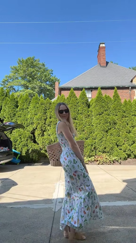 Labor Day BBQ vibes 
Wearing Hill House obvi 🔆

#LTKTravel #LTKFamily #LTKStyleTip