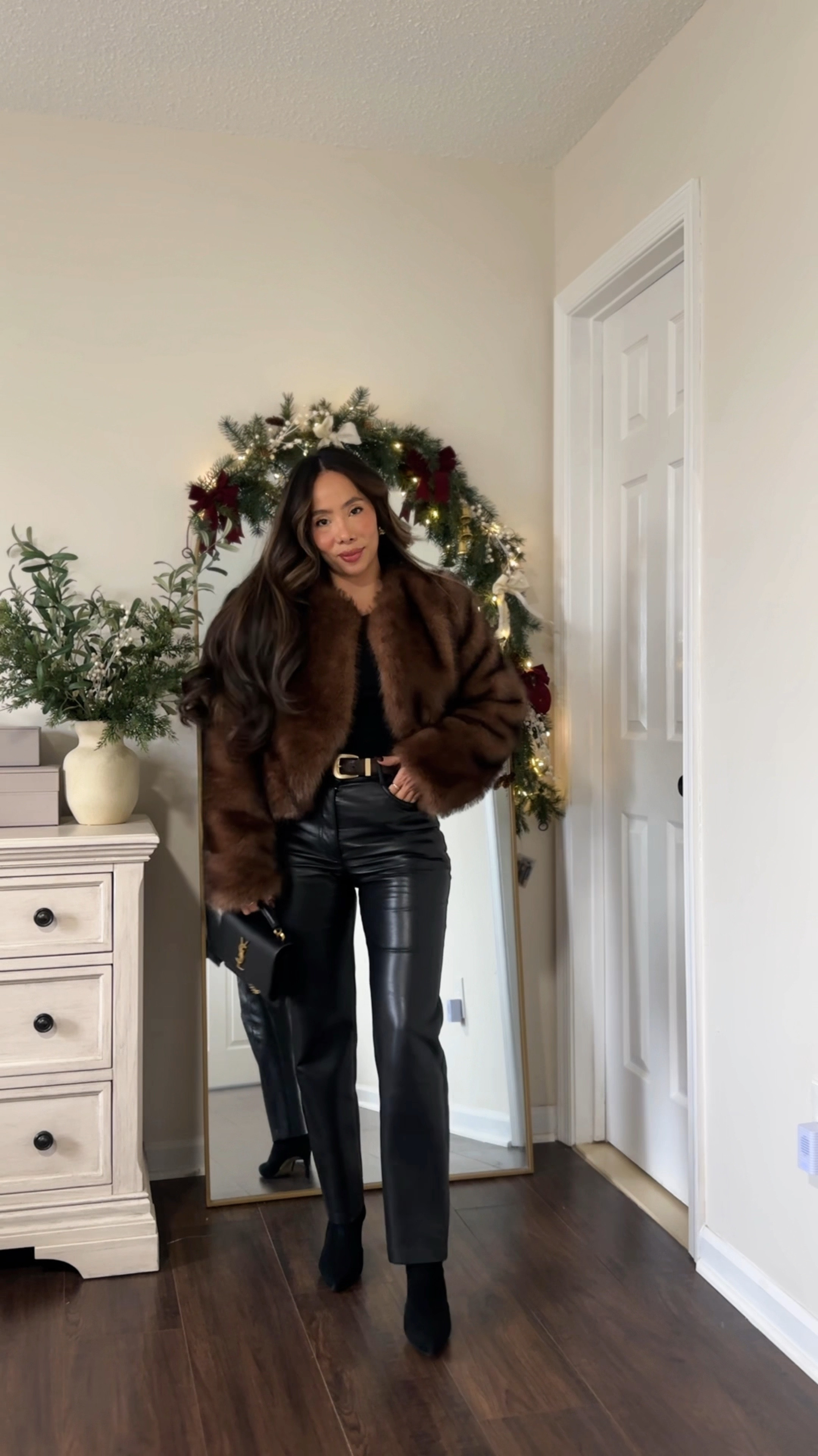 Cropped fur coat outfit inspo 

#LTKWatchNow #LTKStyleTip #LTKHoliday
