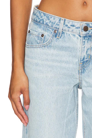 Low Loose Jeans in Blasted Stone Clean | Revolve Clothing (Global)