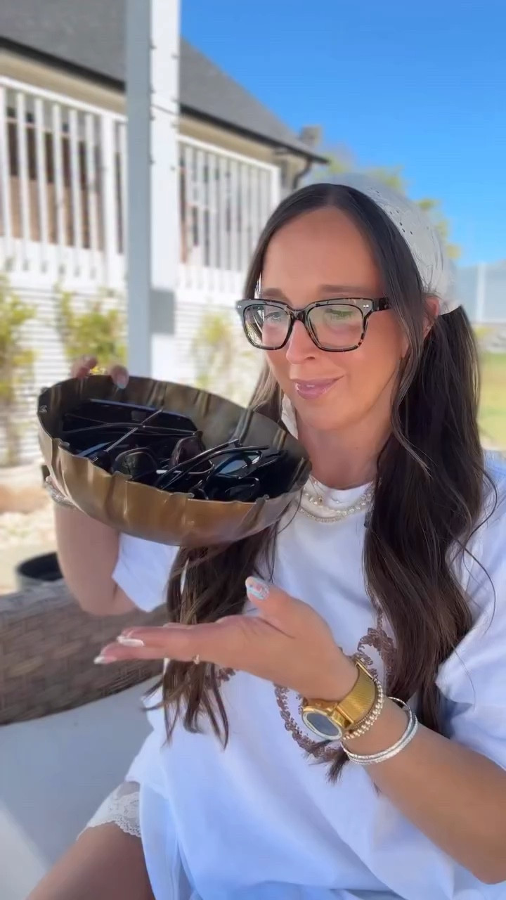 Reply SUNNIES for all the deets right to your DMs! 

We all love a good look for less option and especially if you loose them like me 🙃

Amazon finds, Amazon sunglasses, summer finds, spring fashion, #explorepage #amazonfashion