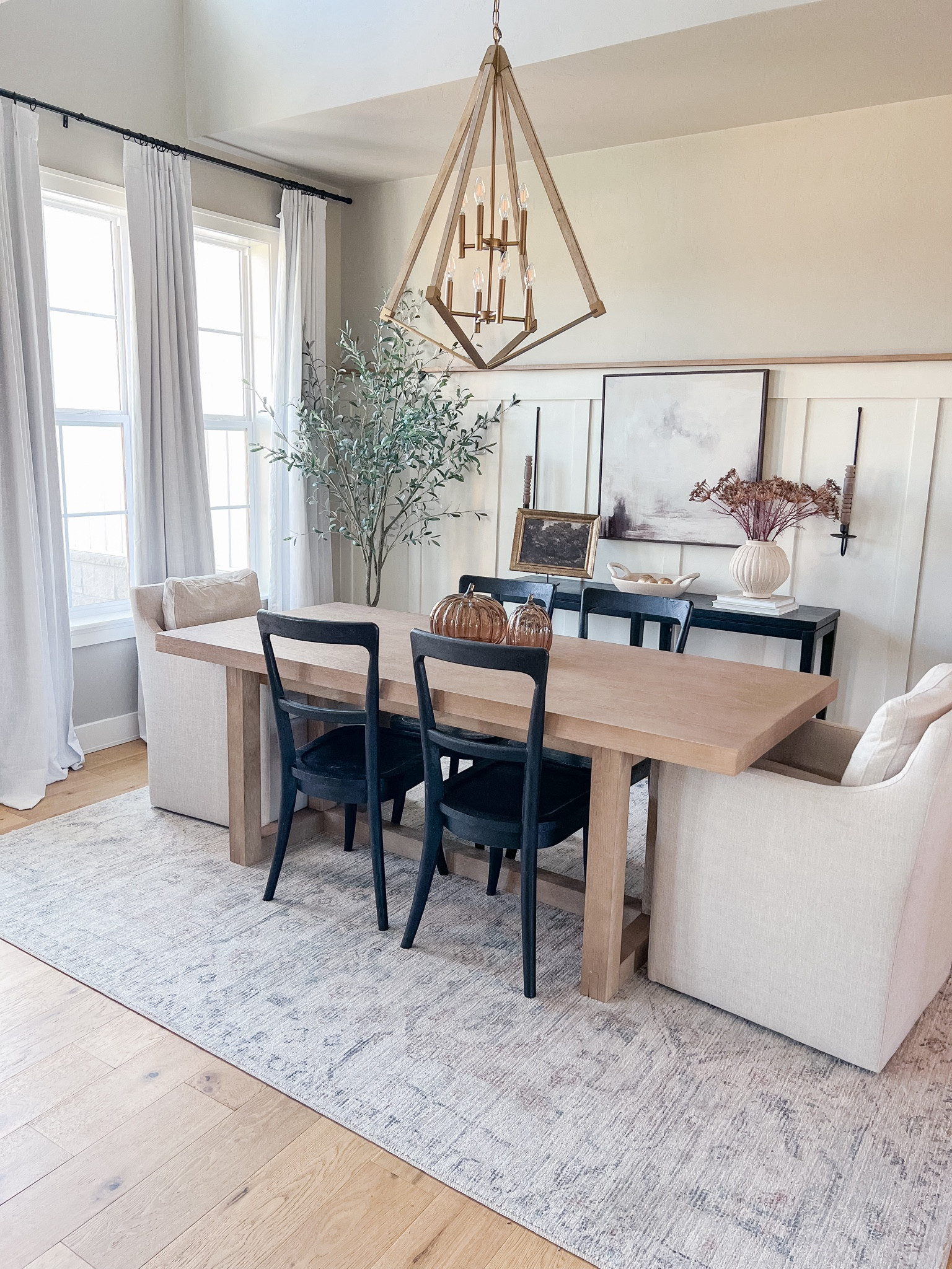 New dining room rug additional 25% off with code REMI25 

Dining room
Dining table 
Fall decor 

#LTKFallSale #LTKSeasonal #LTKHome