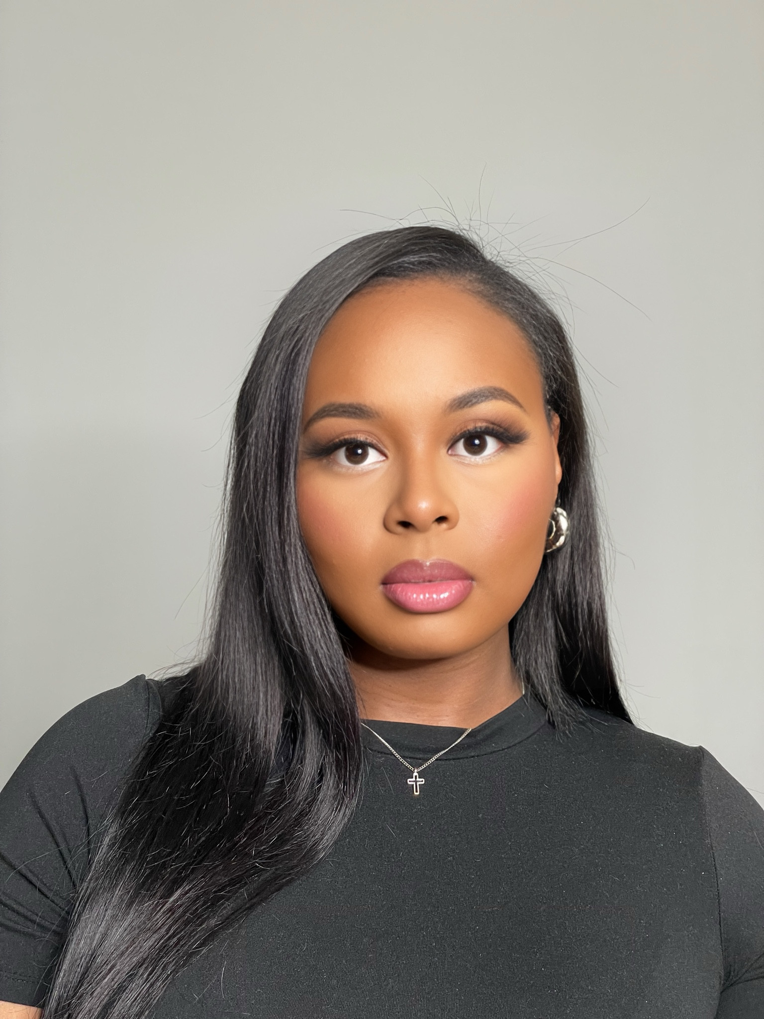 Silver chunky open hoop earrings! 

#LTKFind #LTKunder100 #LTKbeauty